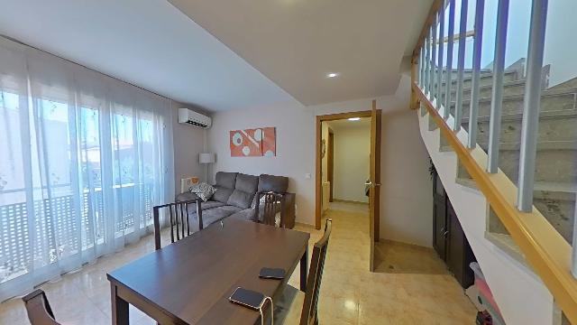 Imagen 10 Inmueble 304240 - Piso en venta en Castellví De La Marca / En el centro de la población, acceso principal.