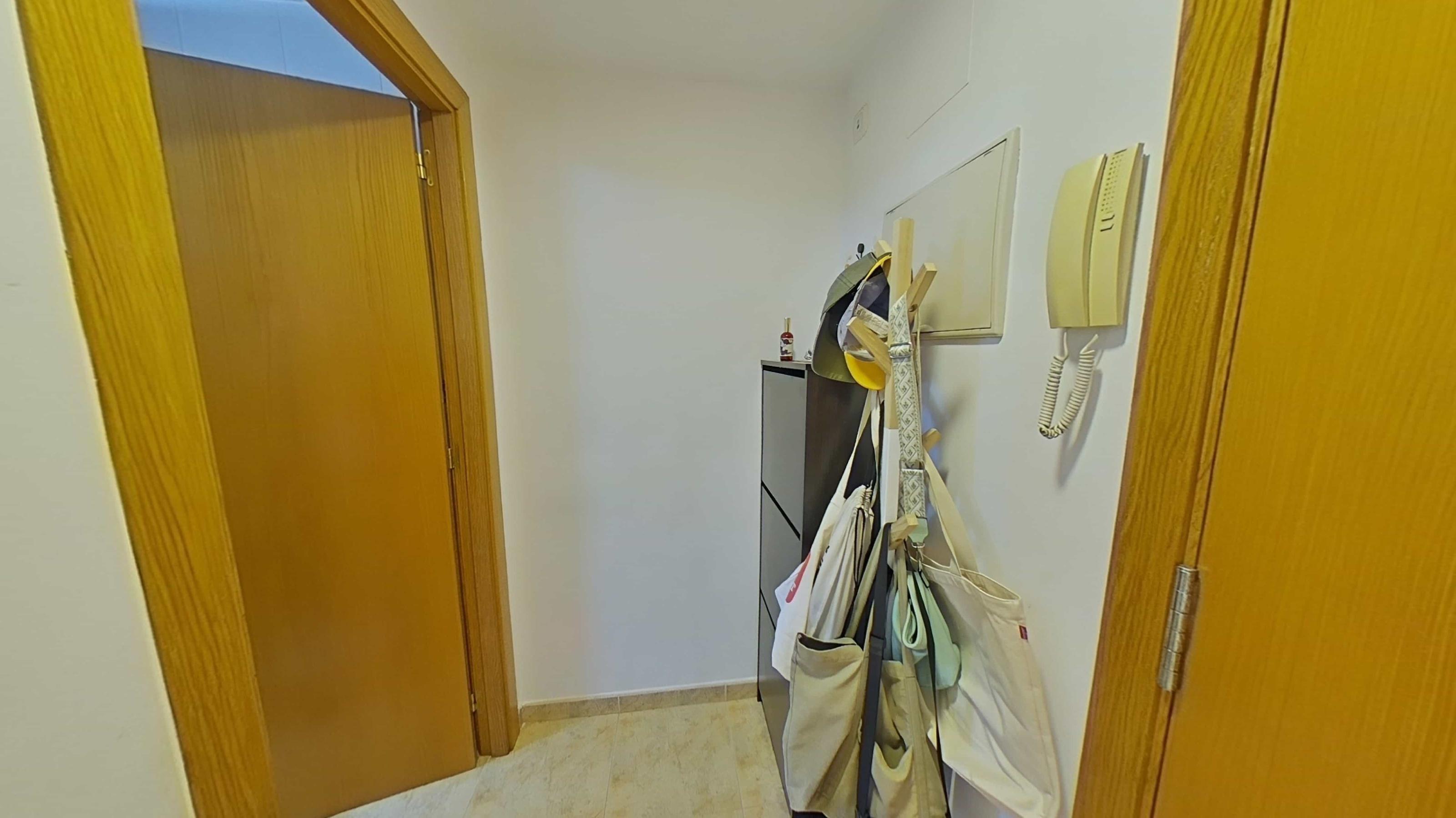 Imagen 6 Piso en venta en Castellví De La Marca / En el centro de la población, acceso principal.