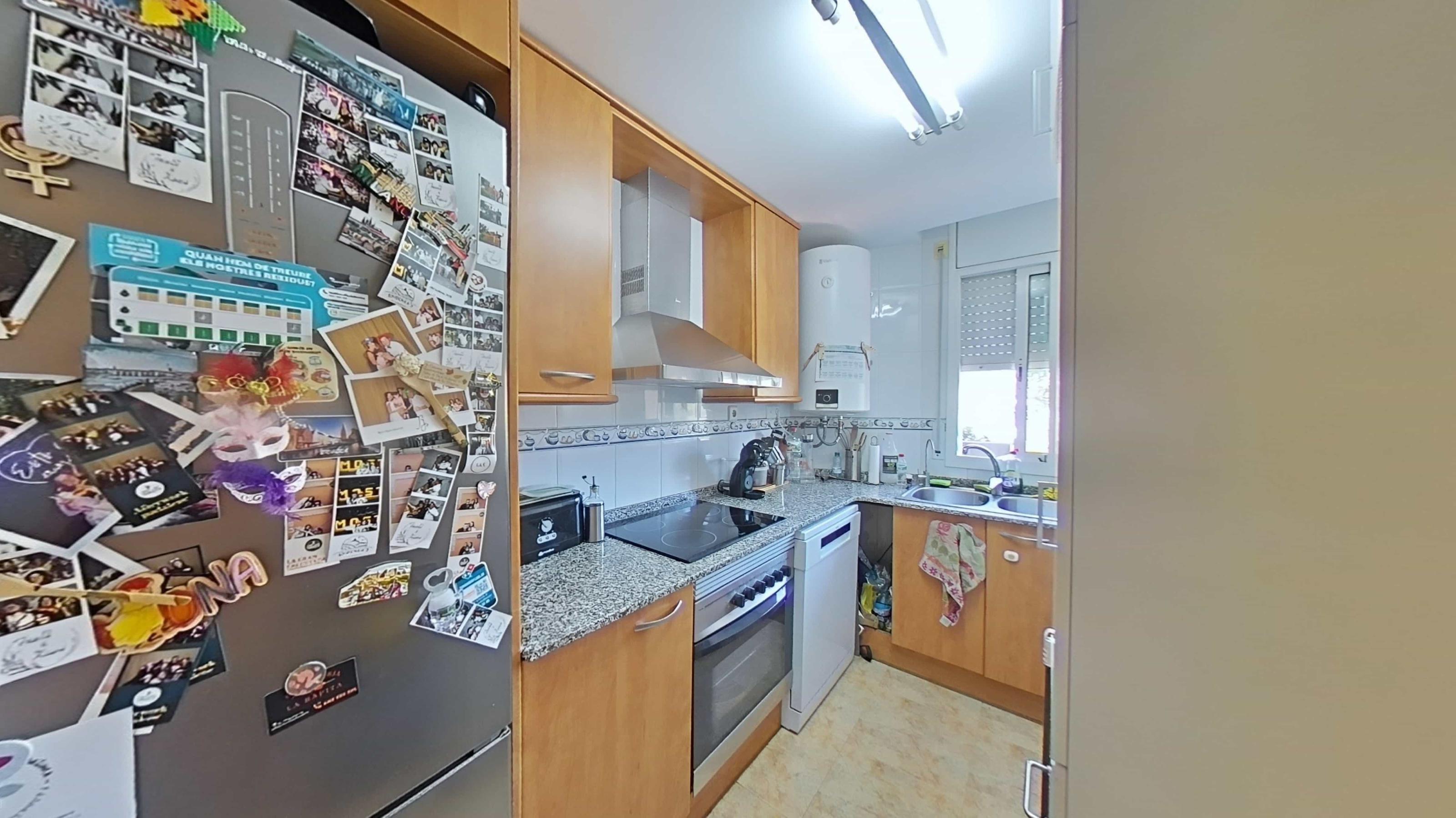 Imagen 2 Piso en venta en Castellví De La Marca / En el centro de la población, acceso principal.