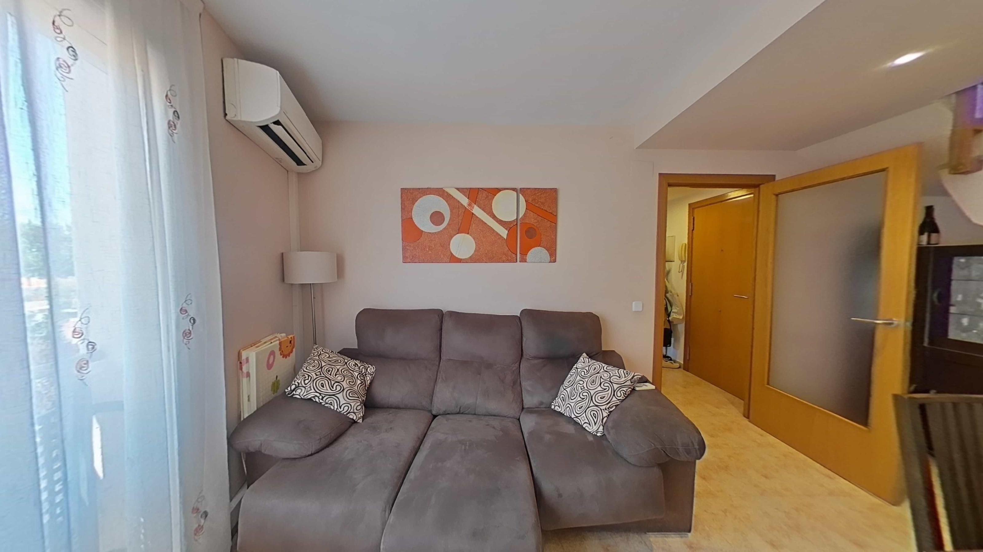Imagen 13 Piso en venta en Castellví De La Marca / En el centro de la población, acceso principal.