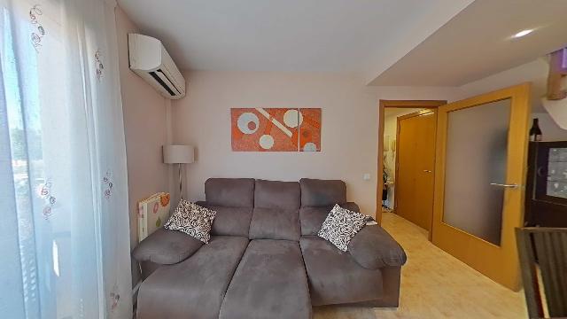 Imagen 13 Inmueble 304240 - Piso en venta en Castellví De La Marca / En el centro de la población, acceso principal.