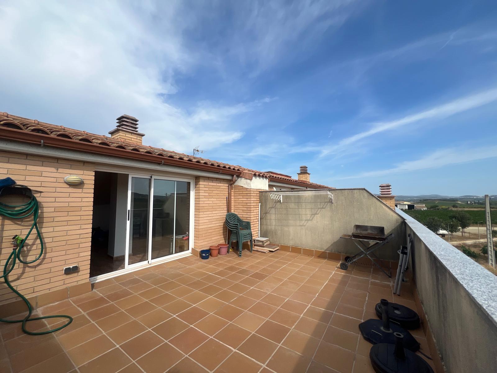 Imagen 25 Dúplex en venta en Pla Del Penedès El / Zona residencial, cerca de la piscina municipal.
