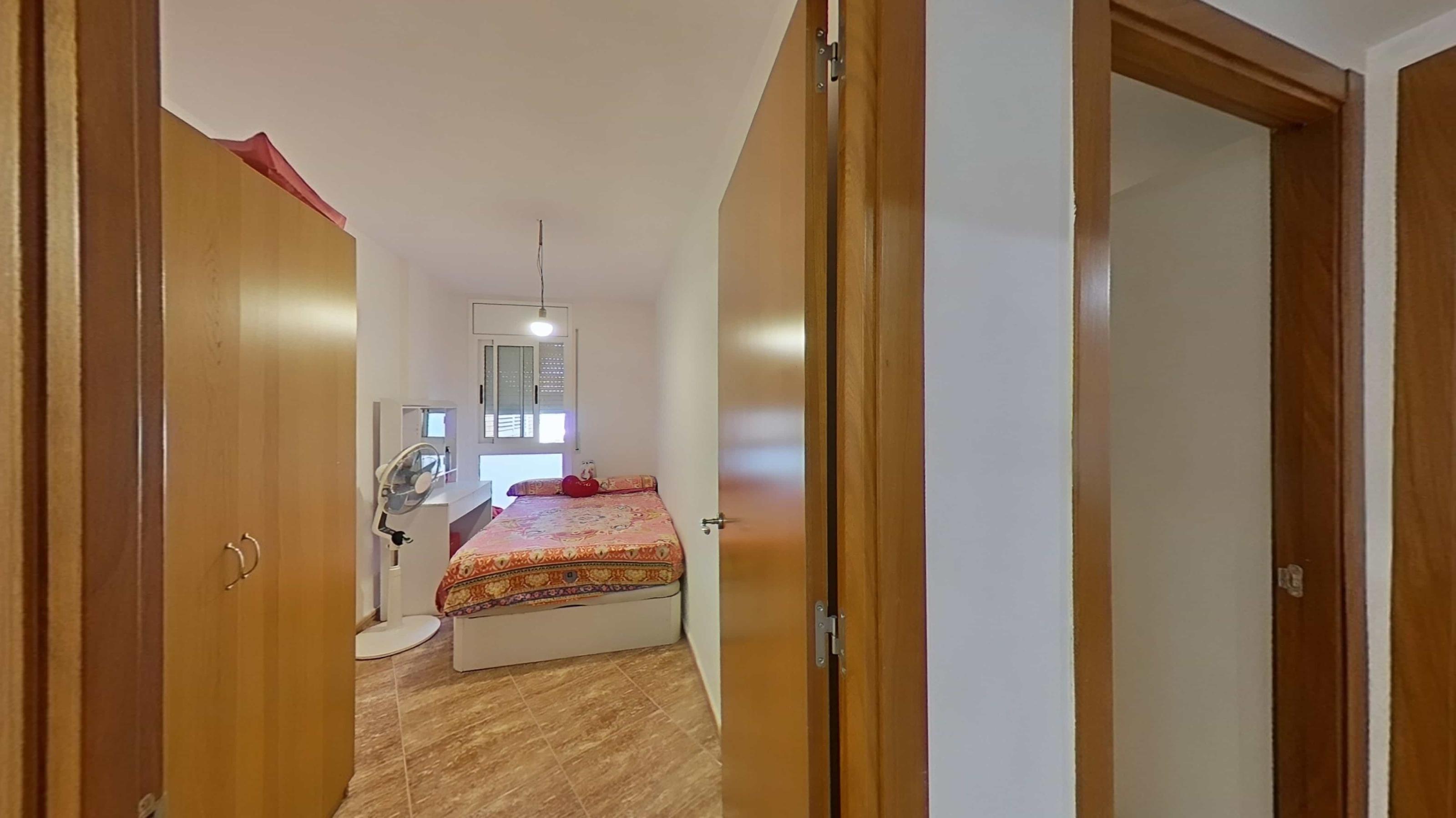 Imagen 18 Dúplex en venta en Pla Del Penedès El / Zona residencial, cerca de la piscina municipal.