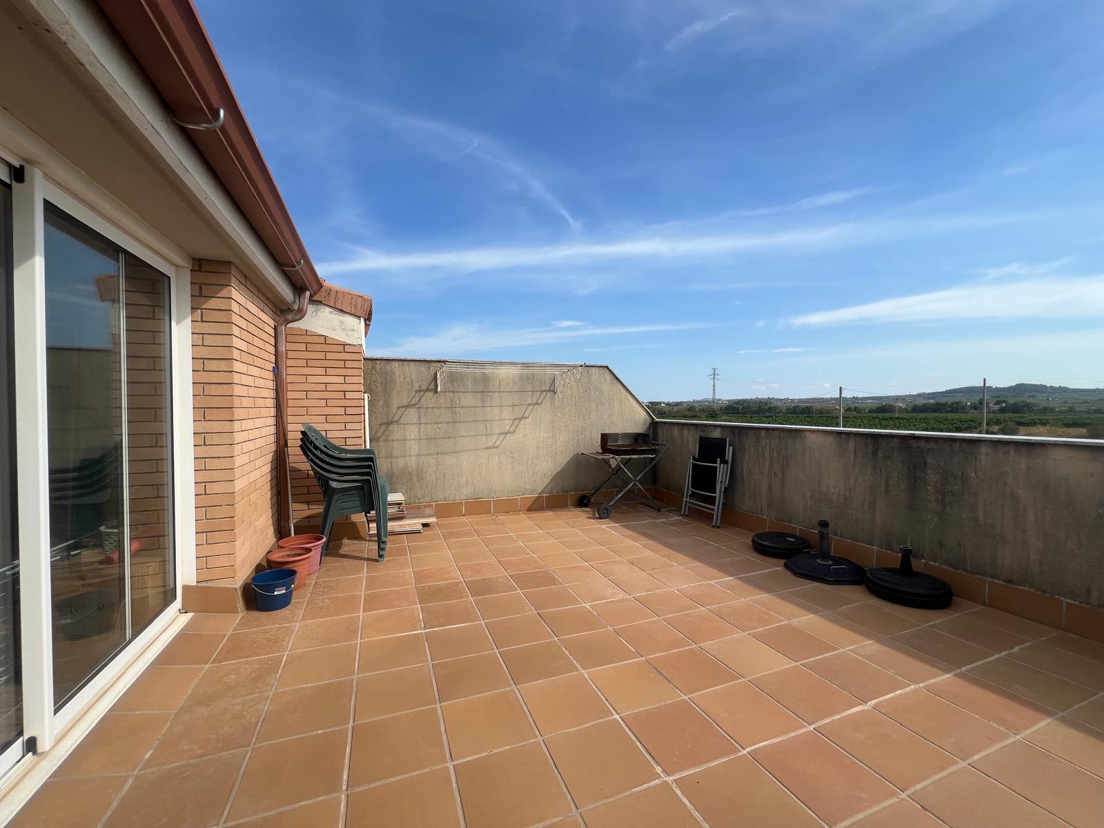 Imagen 27 Dúplex en venta en Pla Del Penedès El / Zona residencial, cerca de la piscina municipal.