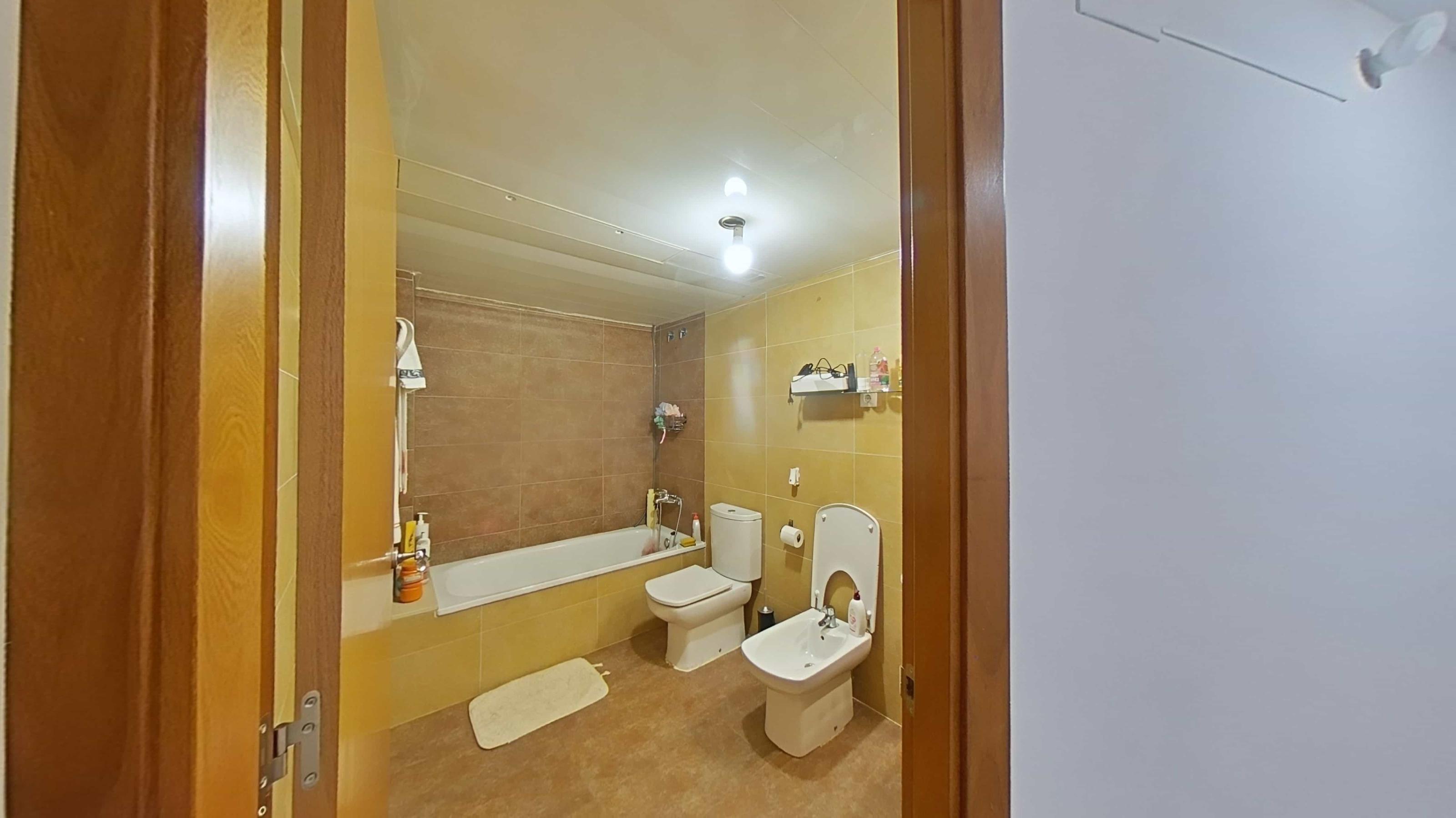 Imagen 24 Dúplex en venta en Pla Del Penedès El / Zona residencial, cerca de la piscina municipal.