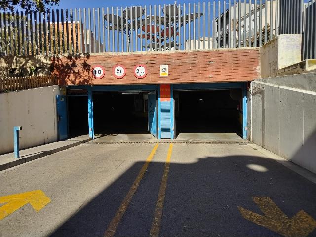 Imagen 5 Inmueble 271869 - Parking Coche en alquiler en Hospitalet De Llobregat (L´) / Junto a Metro parada Santa Eulalia