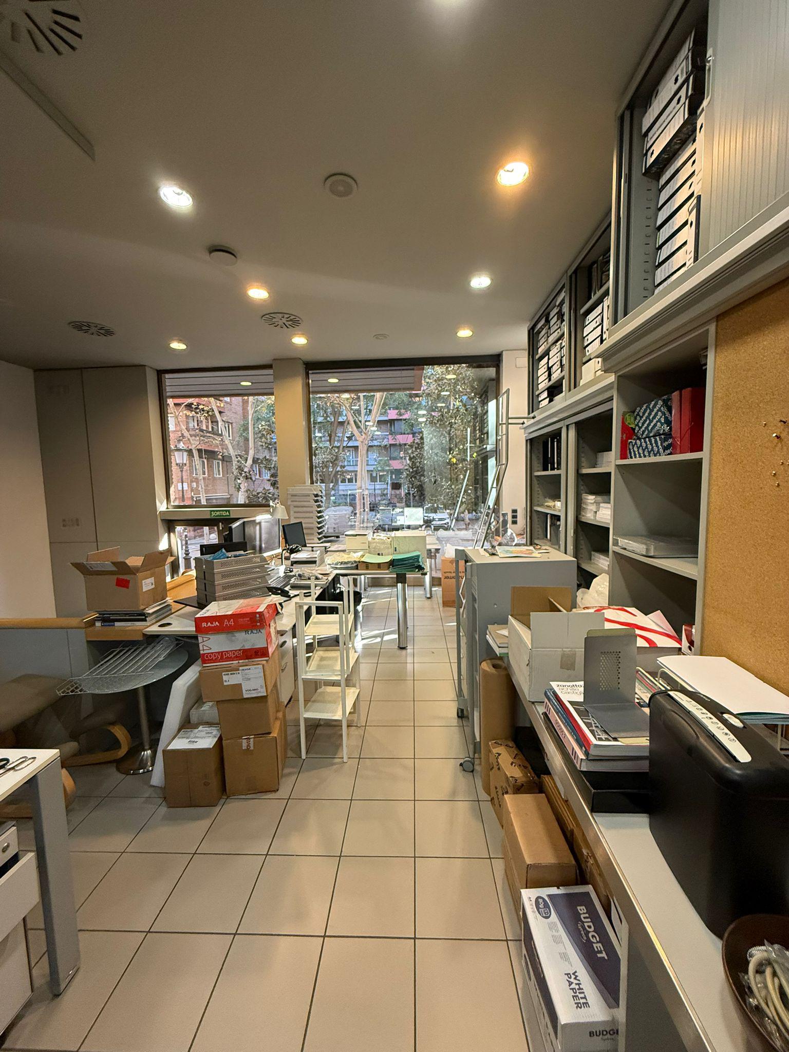 Imagen 3 Oficina Comercial en venta en Barcelona / A tan solo 10 minutos del Corte Ingles Diagonal