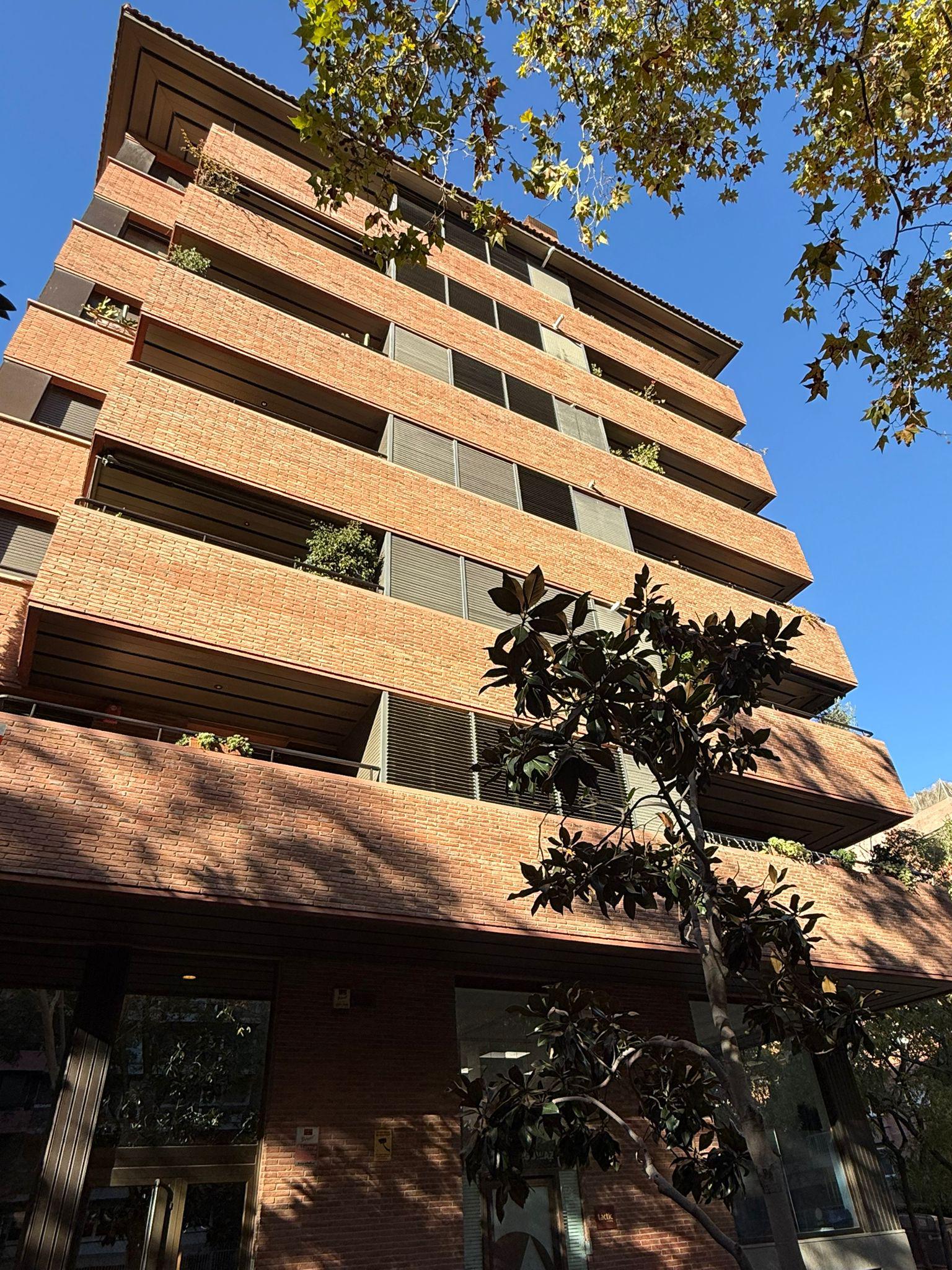 Imagen 1 Oficina Comercial en venta en Barcelona / A tan solo 10 minutos del Corte Ingles Diagonal