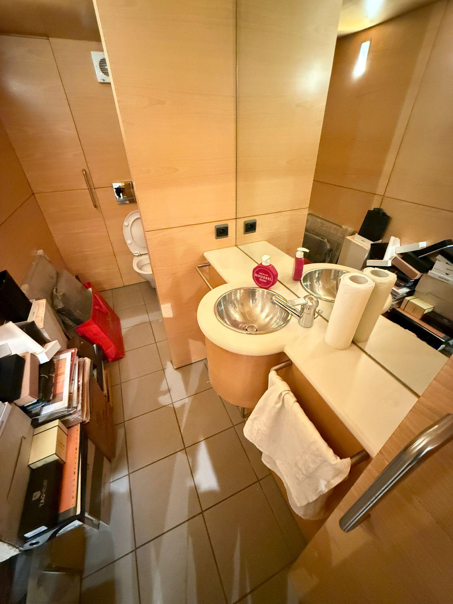 Imagen 12 Oficina Comercial en venta en Barcelona / A tan solo 10 minutos del Corte Ingles Diagonal