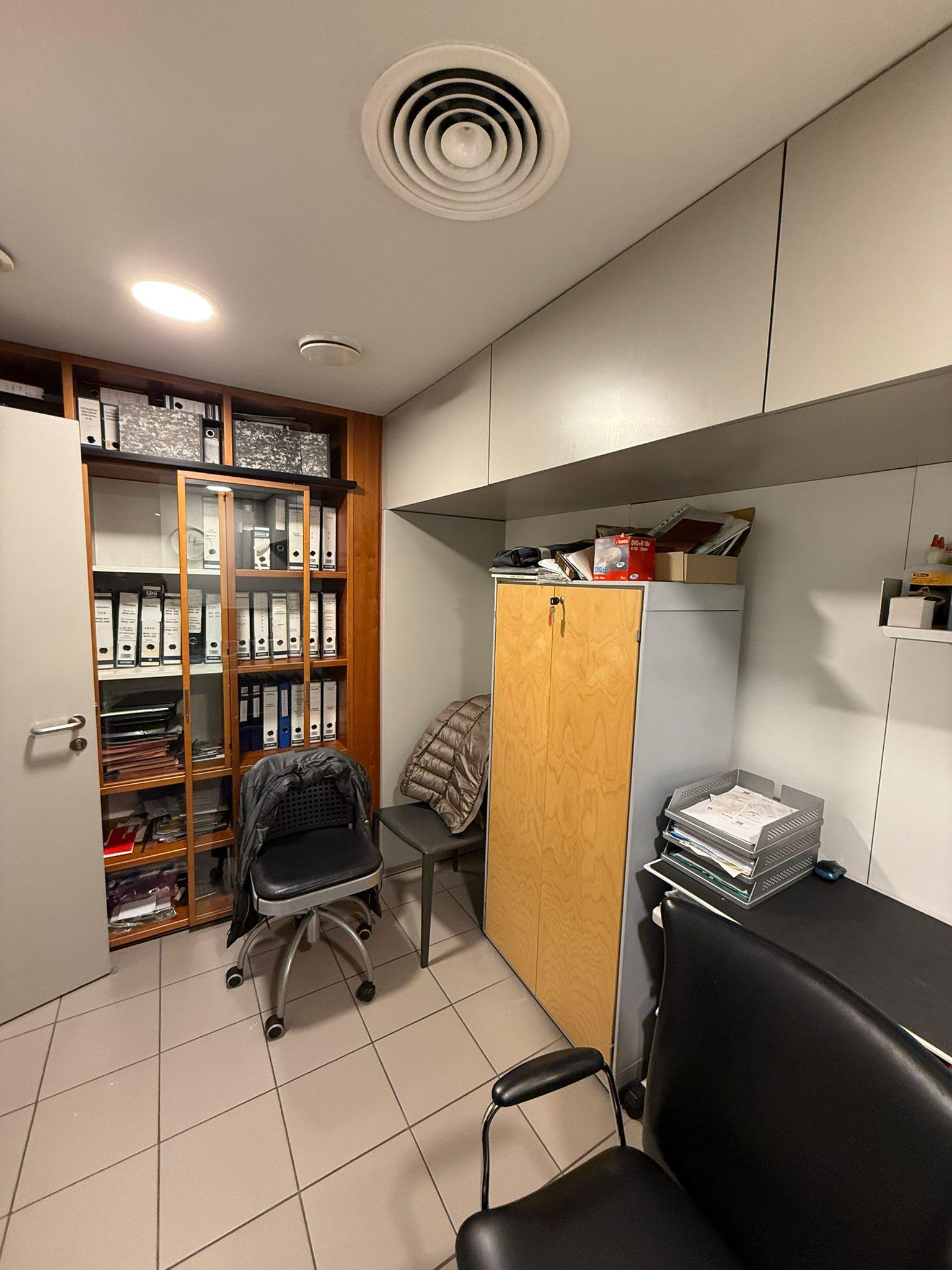 Imagen 18 Oficina Comercial en venta en Barcelona / A tan solo 10 minutos del Corte Ingles Diagonal