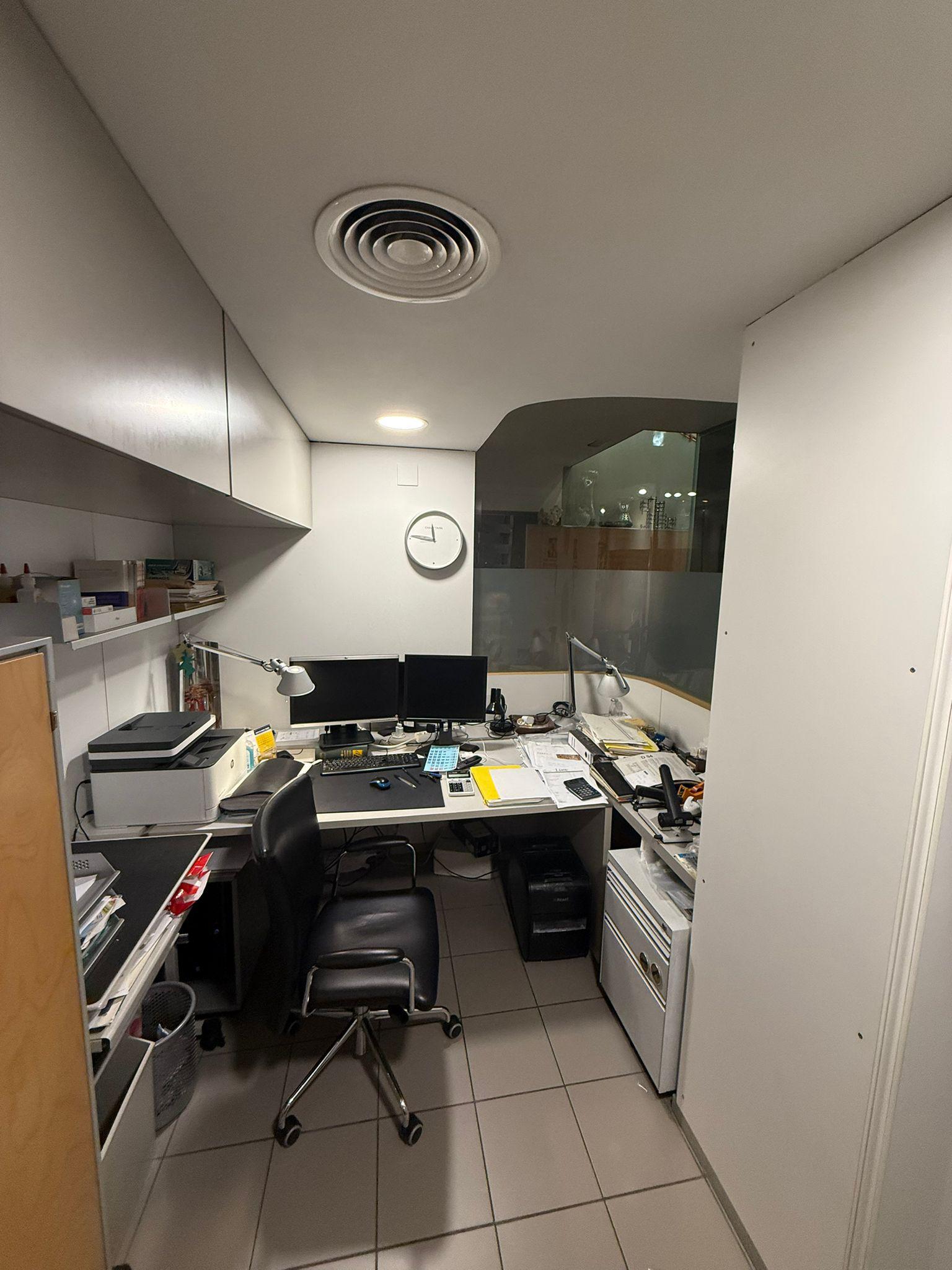 Imagen 16 Oficina Comercial en venta en Barcelona / A tan solo 10 minutos del Corte Ingles Diagonal