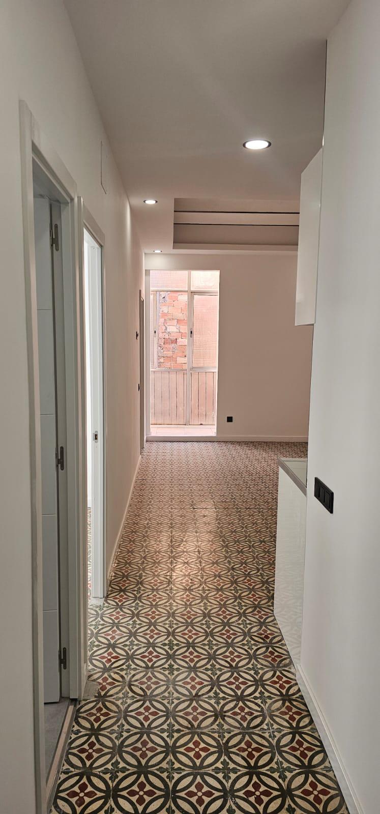 Imagen 16 Piso en venta en Hospitalet De Llobregat L´ / Ubicado a 100 metros de para metro Torrass...