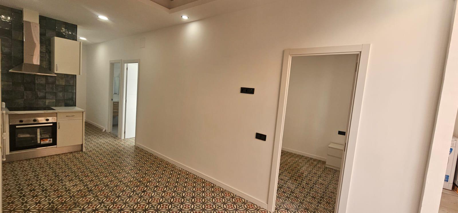 Imagen 1 Piso en venta en Hospitalet De Llobregat L´ / Ubicado a 100 metros de para metro Torrass...