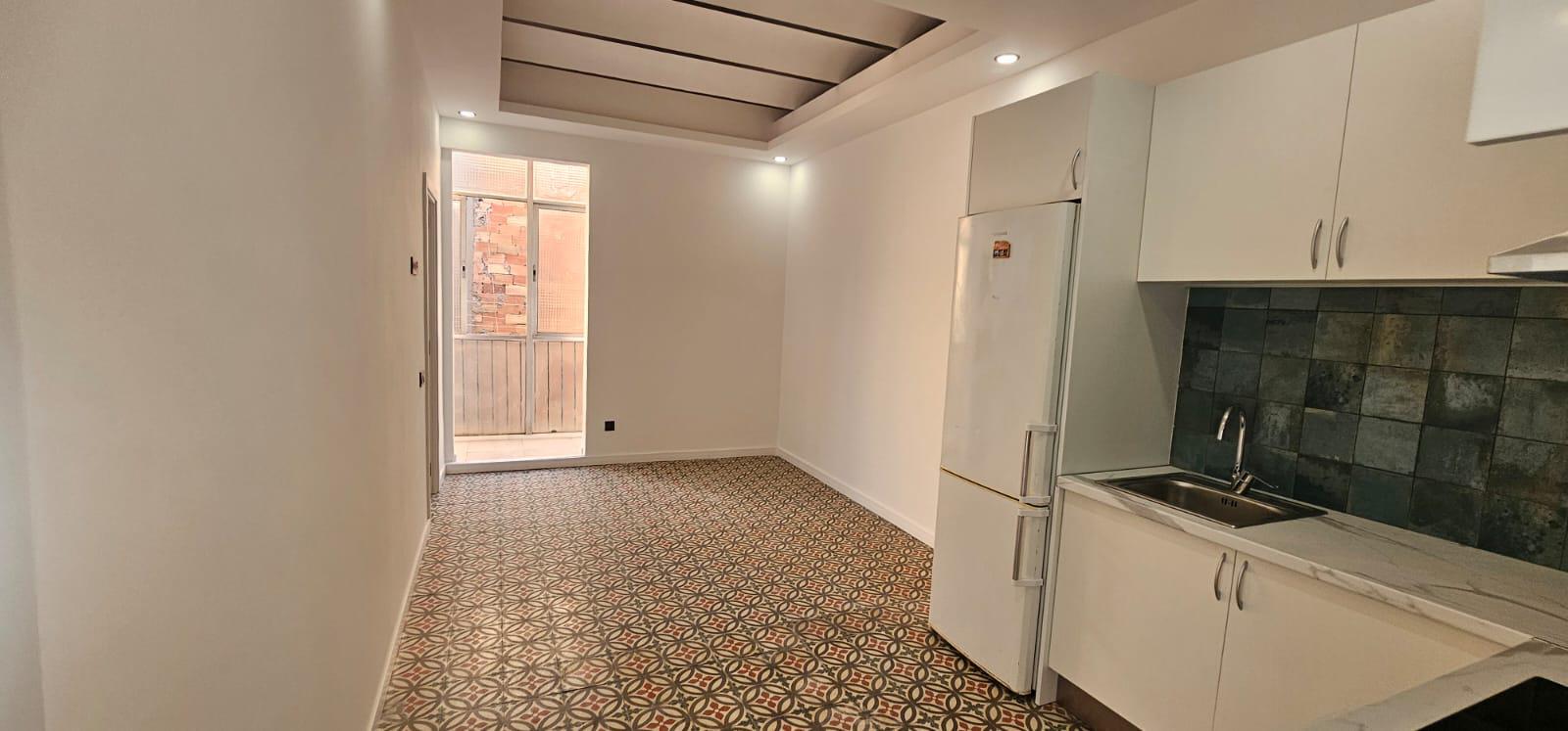 Imagen 6 Piso en venta en Hospitalet De Llobregat L´ / Ubicado a 100 metros de para metro Torrass...