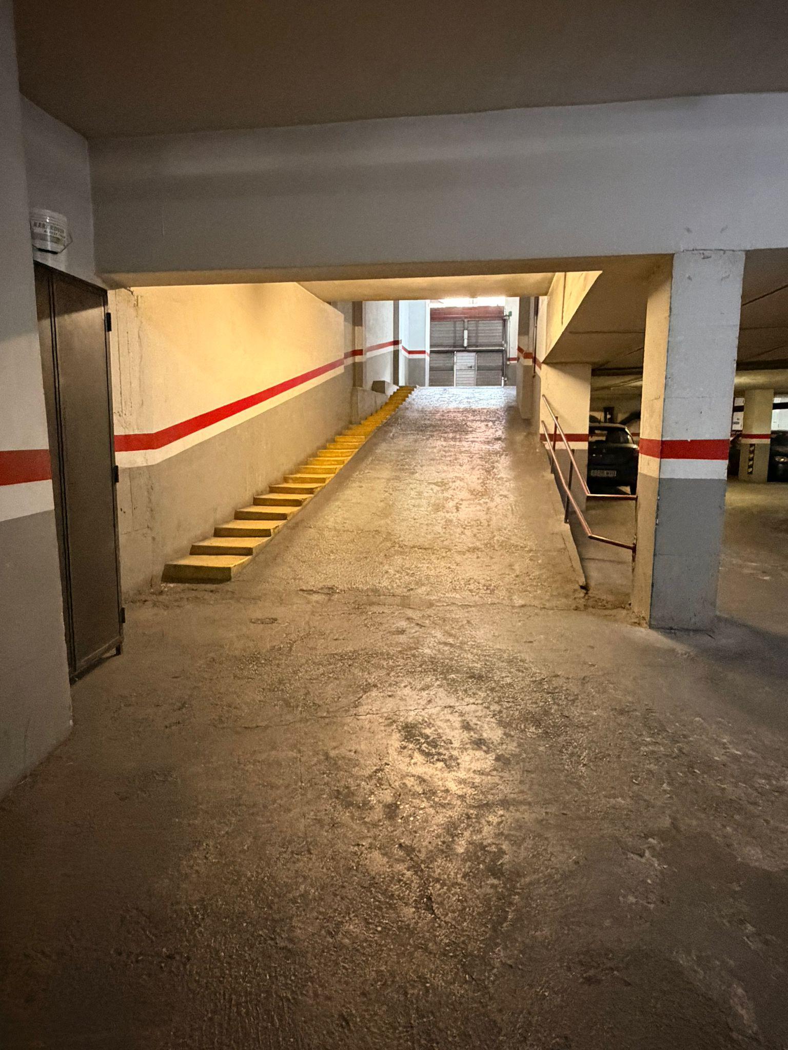 Imagen 3 Parking Coche en venta en Barcelona / Calle Riera Blanca