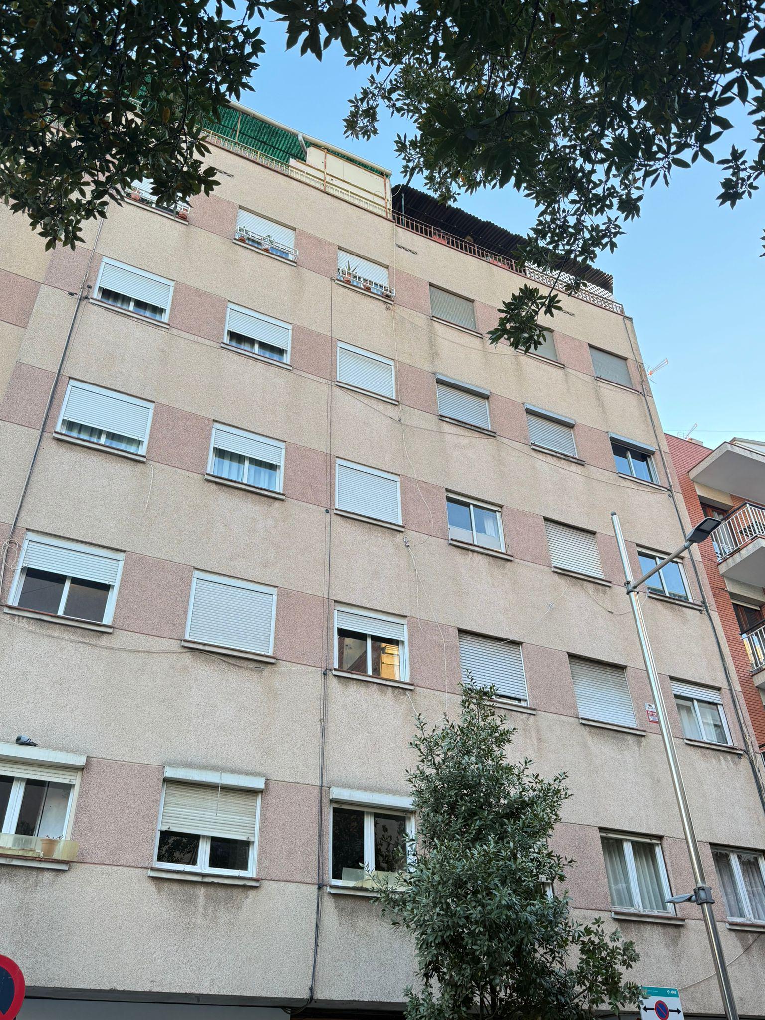 Imagen 1 Piso en venta en Hospitalet De Llobregat L´ / Junto al metro de la Torrasa linea roja