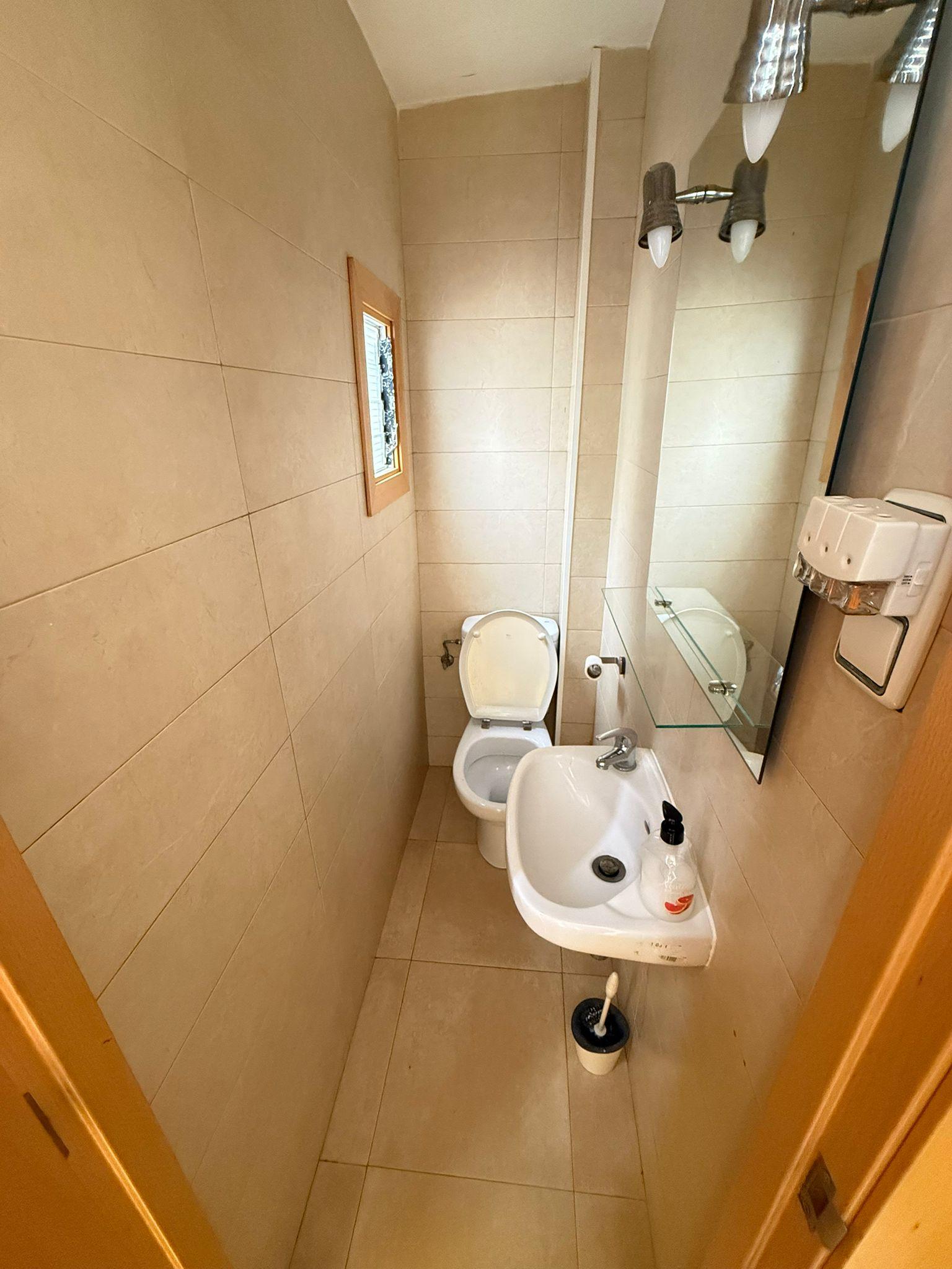 Imagen 10 Piso en venta en Hospitalet De Llobregat L´ / A solo 8 minutos hasta el Mercado de Collblanc