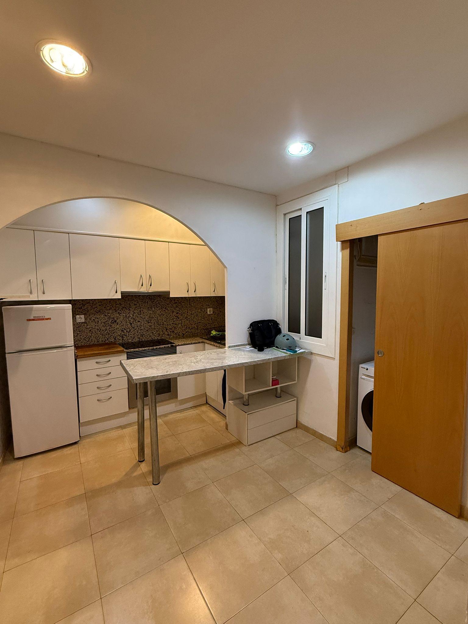 Imagen 2 Piso en venta en Hospitalet De Llobregat L´ / A solo 8 minutos hasta el Mercado de Collblanc