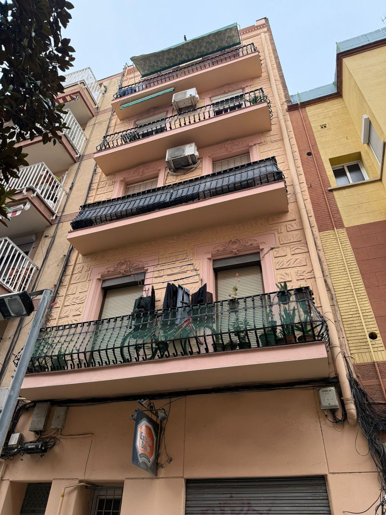 Imagen 1 Piso en venta en Hospitalet De Llobregat L´ / A solo 8 minutos hasta el Mercado de Collblanc