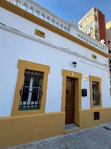 Imagen 1 Inmueble 301524 - Casa Pareada en venta en Hospitalet De Llobregat (L´) / A solo un calle de Barcelona (Sant...