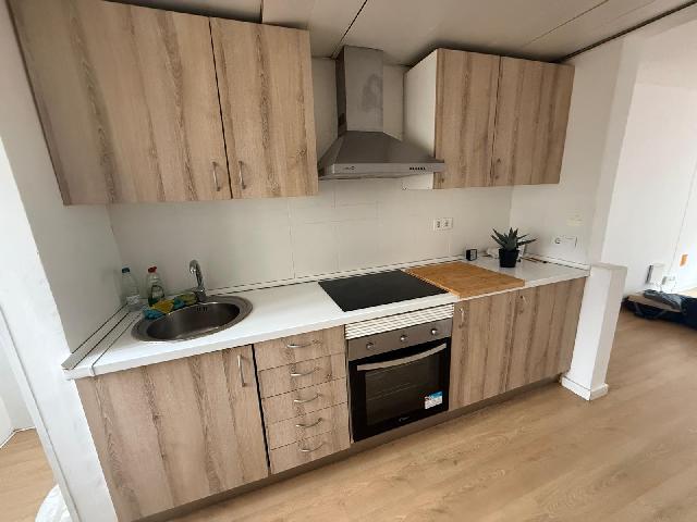 Imagen 3 Inmueble 301678 - Piso en alquiler en Hospitalet De Llobregat (L´) / Metro Linea 1 Estación de Bellvitge