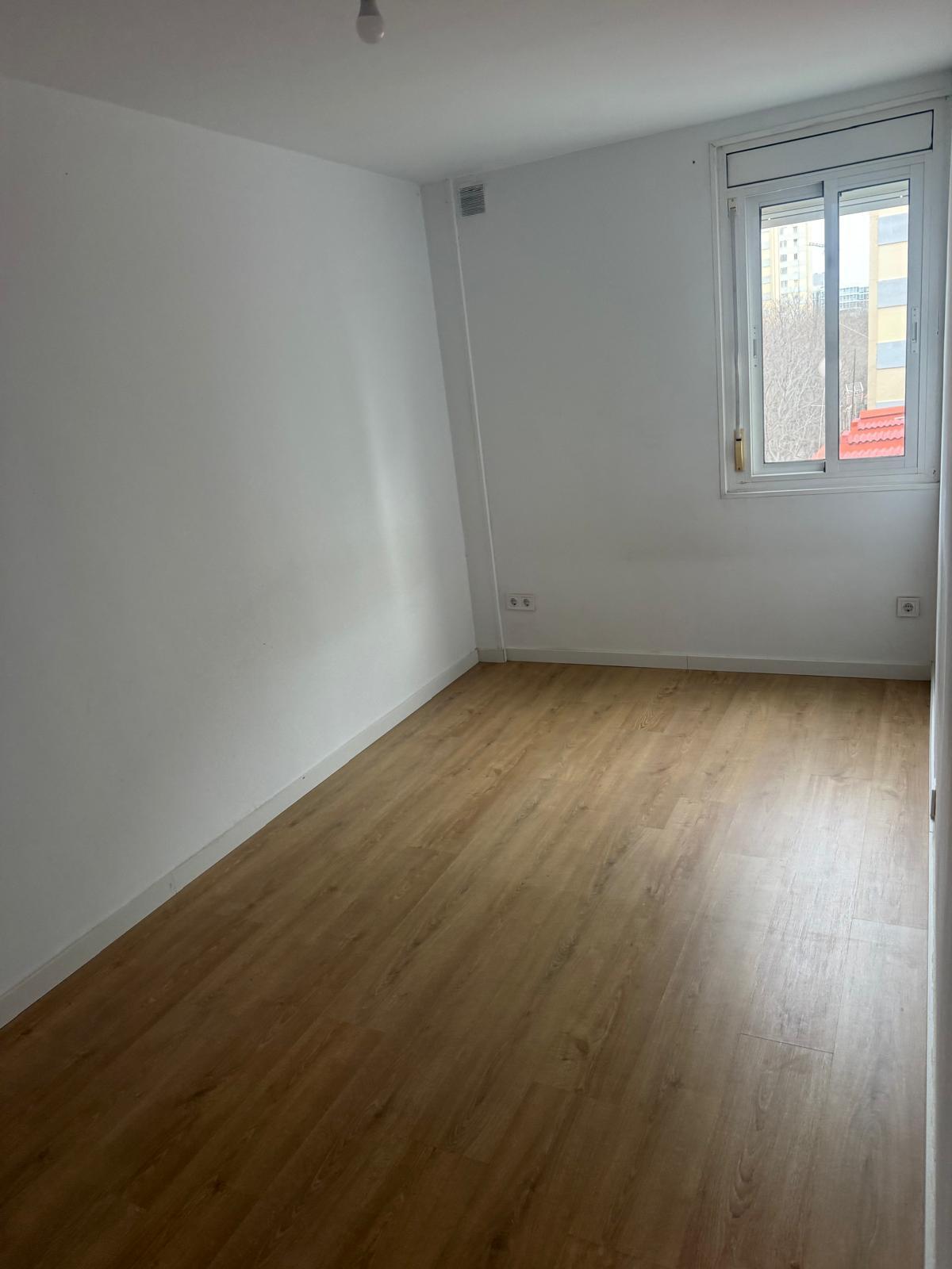 Imagen 14 Piso en alquiler en Hospitalet De Llobregat L´ / Metro Linea 1 Estación de Bellvitge