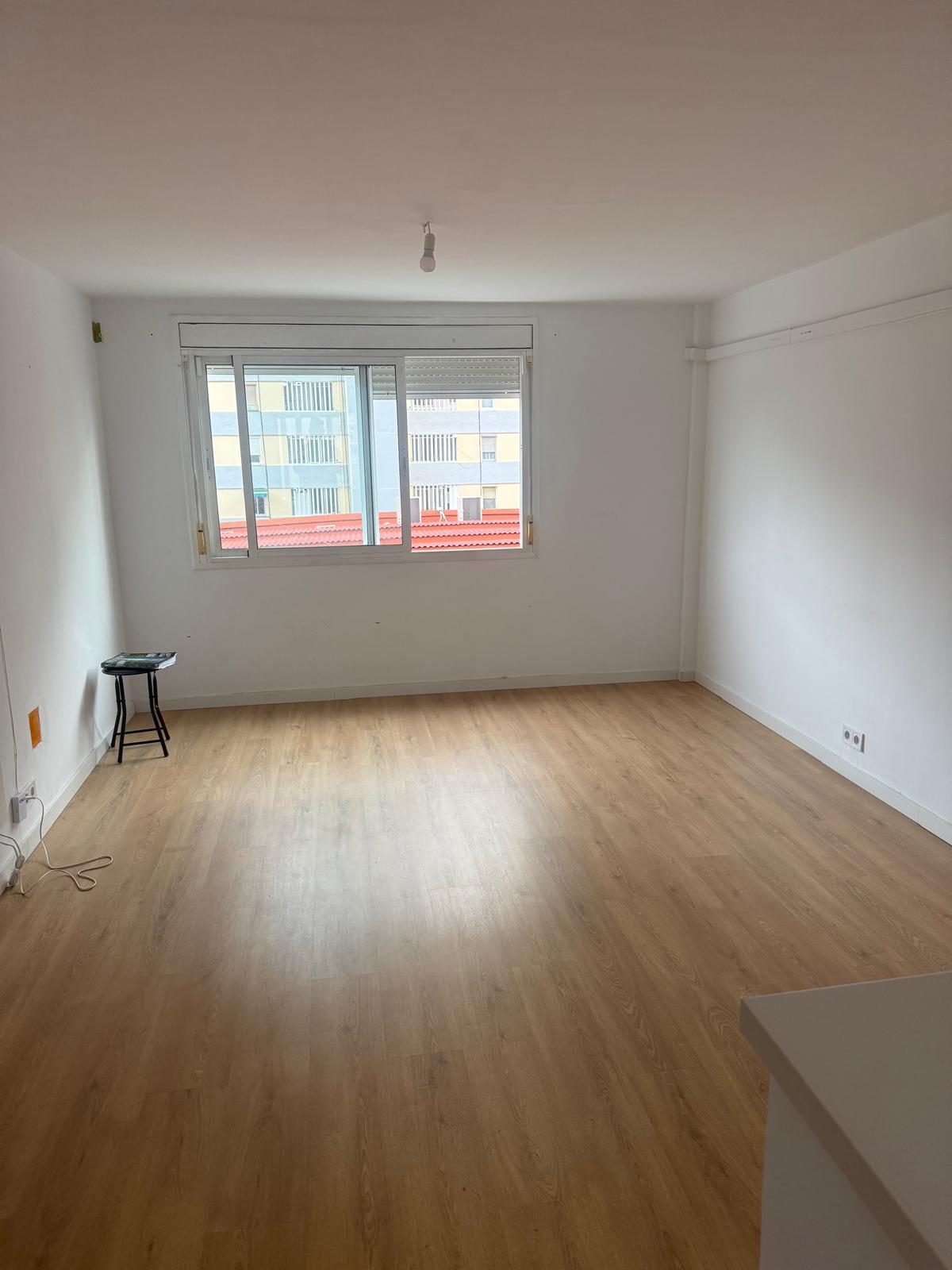 Imagen 12 Piso en alquiler en Hospitalet De Llobregat L´ / Metro Linea 1 Estación de Bellvitge