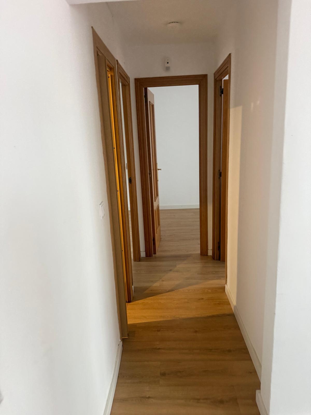 Imagen 16 Piso en alquiler en Hospitalet De Llobregat L´ / Metro Linea 1 Estación de Bellvitge