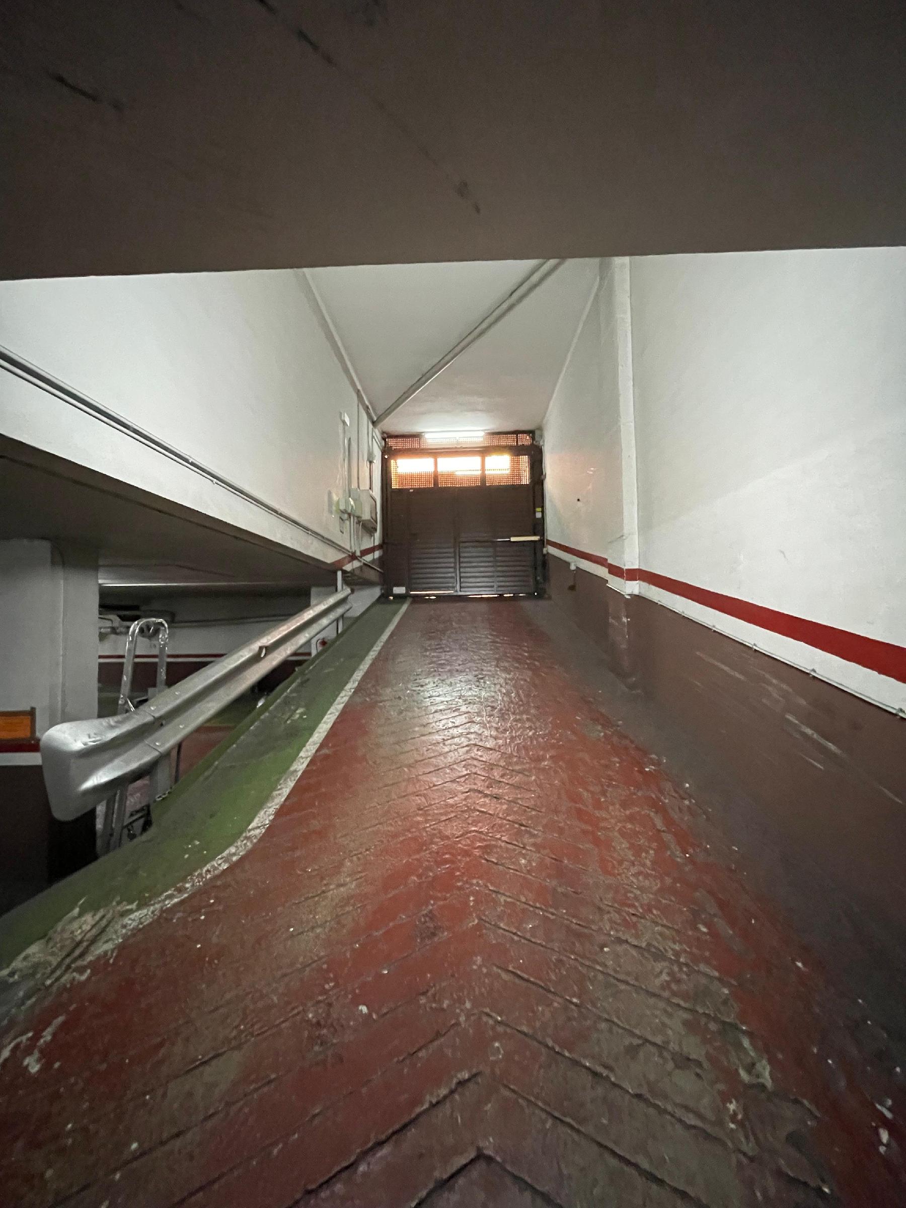 Imagen 2 Parking Coche en venta en Barcelona / Junto a  Calle Riera Blanca