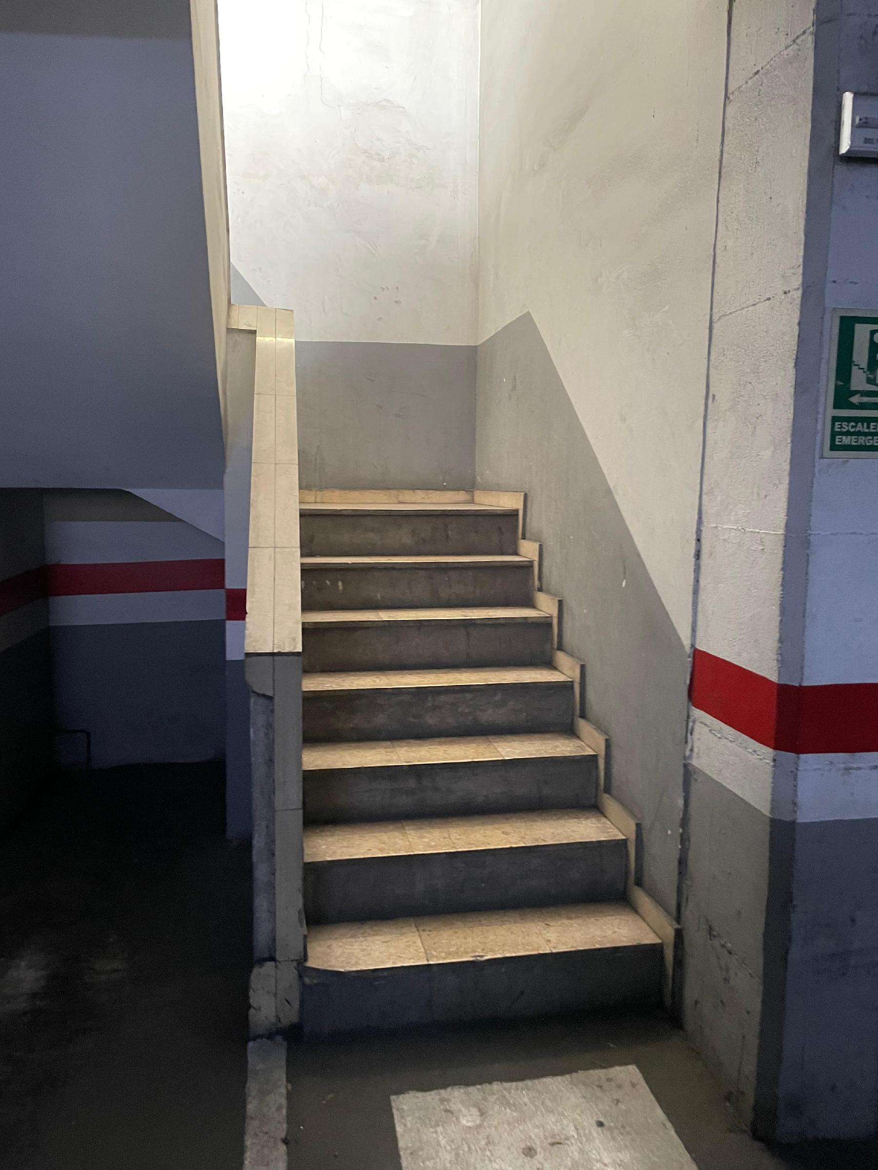 Imagen 13 Parking Coche en venta en Barcelona /  A 5 minutos Sants Badal - Metro L5