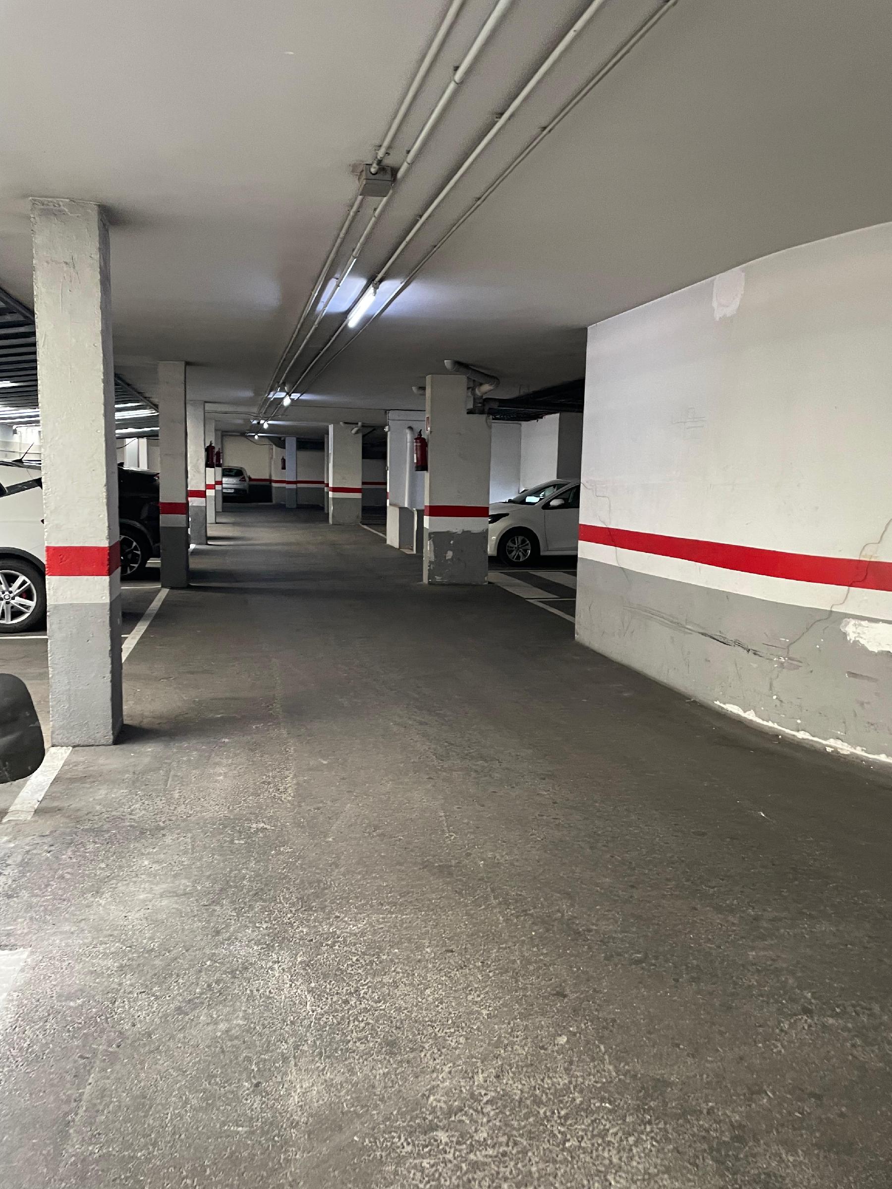 Imagen 14 Parking Coche en venta en Barcelona /  A 5 minutos Sants Badal - Metro L5