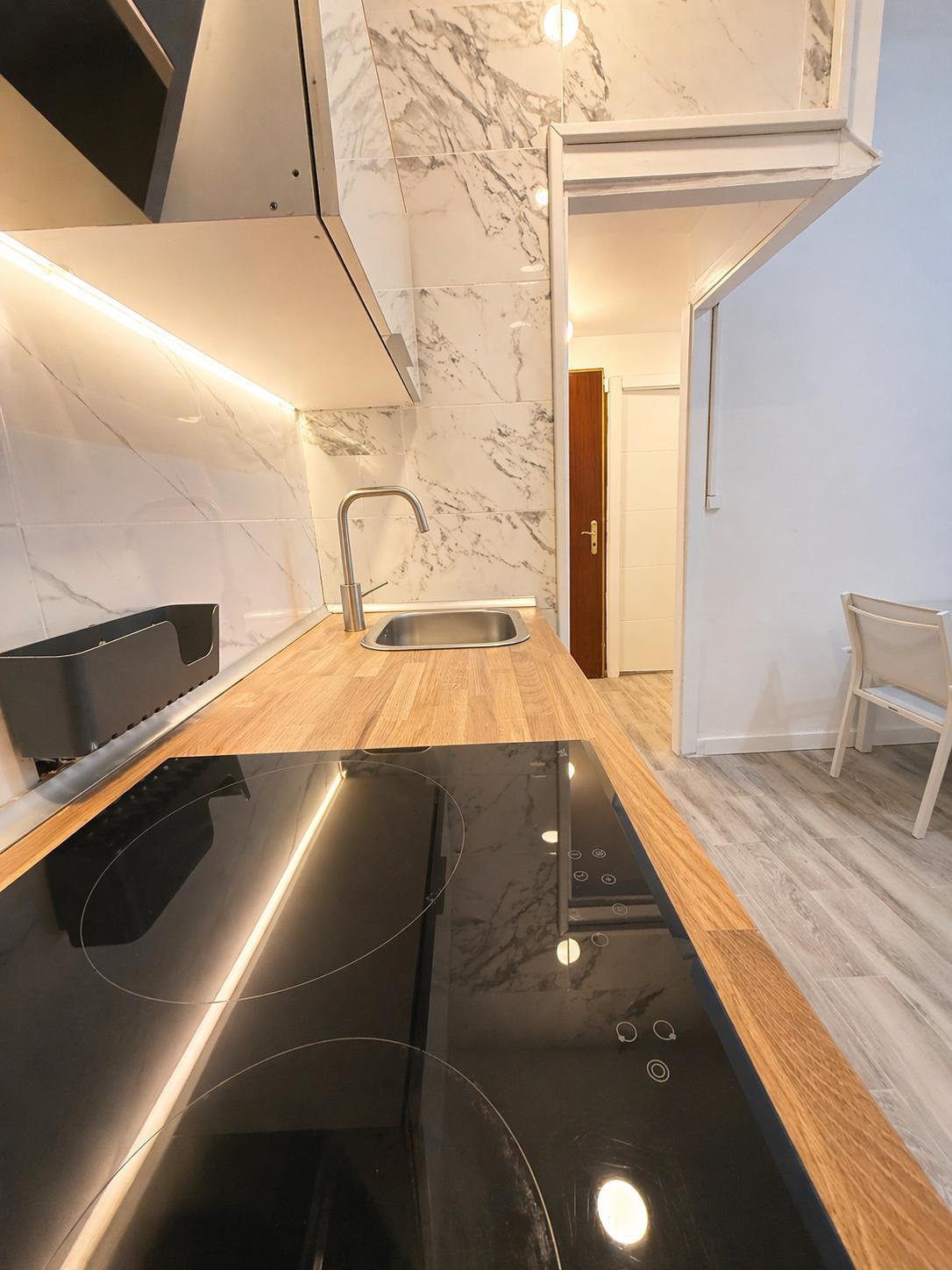 Imagen 2 Piso en venta en Barcelona /  En Barceloneta a una calle de la playa