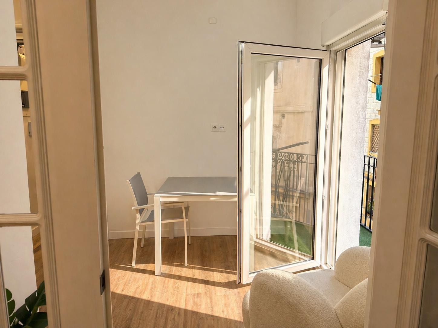 Imagen 5 Piso en venta en Barcelona /  En Barceloneta a una calle de la playa