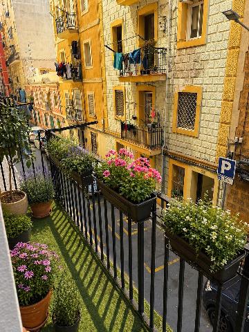 Imagen 1 Inmueble 302619 - Piso en venta en Barcelona /  En Barceloneta a una calle de la playa