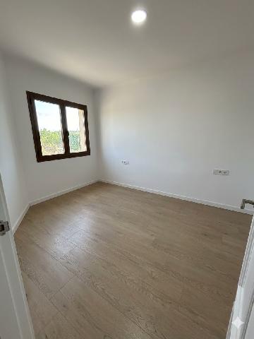 Imagen 2 Inmueble 303194 - Planta Baja en venta en Santa Coloma De Gramenet / Metro L1 estacion Fondo