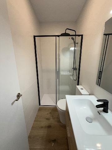 Imagen 4 Inmueble 303889 - Planta Baja en venta en Hospitalet De Llobregat (L´) / A tan solo 5 miunutos de metro L1 T...