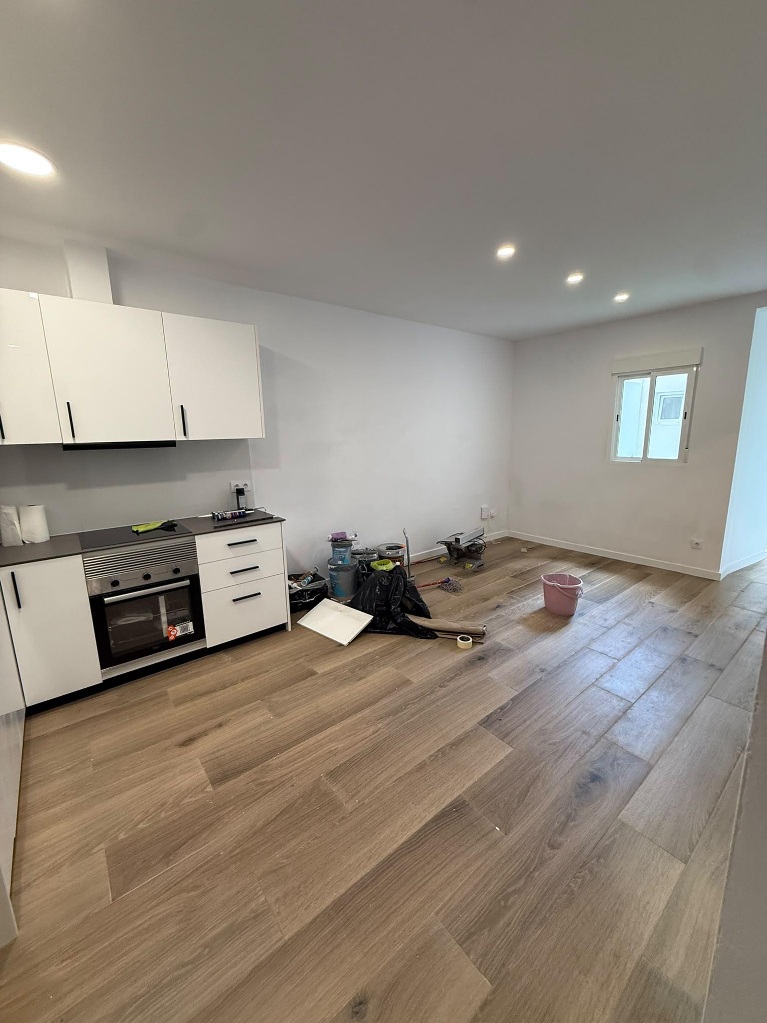 Imagen 15 Planta Baja en venta en Hospitalet De Llobregat L´ / A tan solo 5 miunutos de metro L1 T...