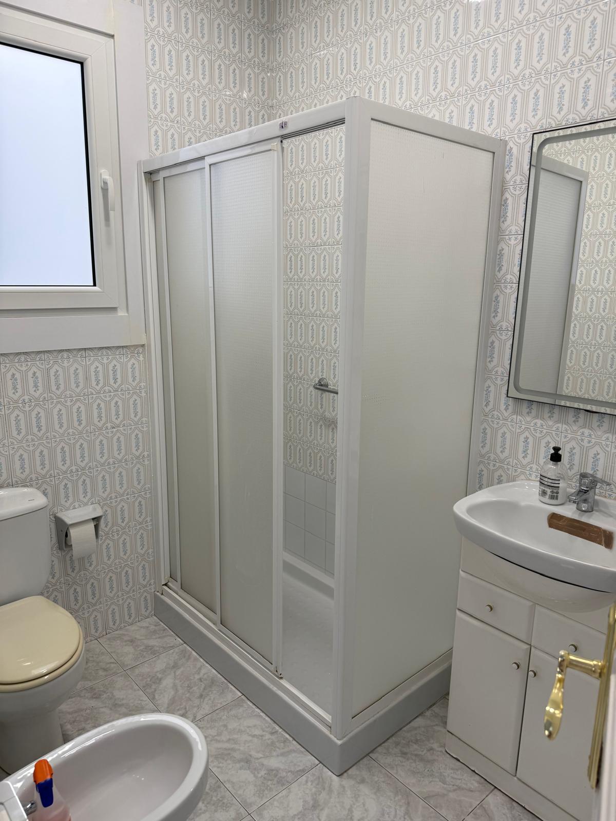 Imagen 13 Apartamento en venta en Hospitalet De Llobregat L´ / Cerca del metro santa eulalia