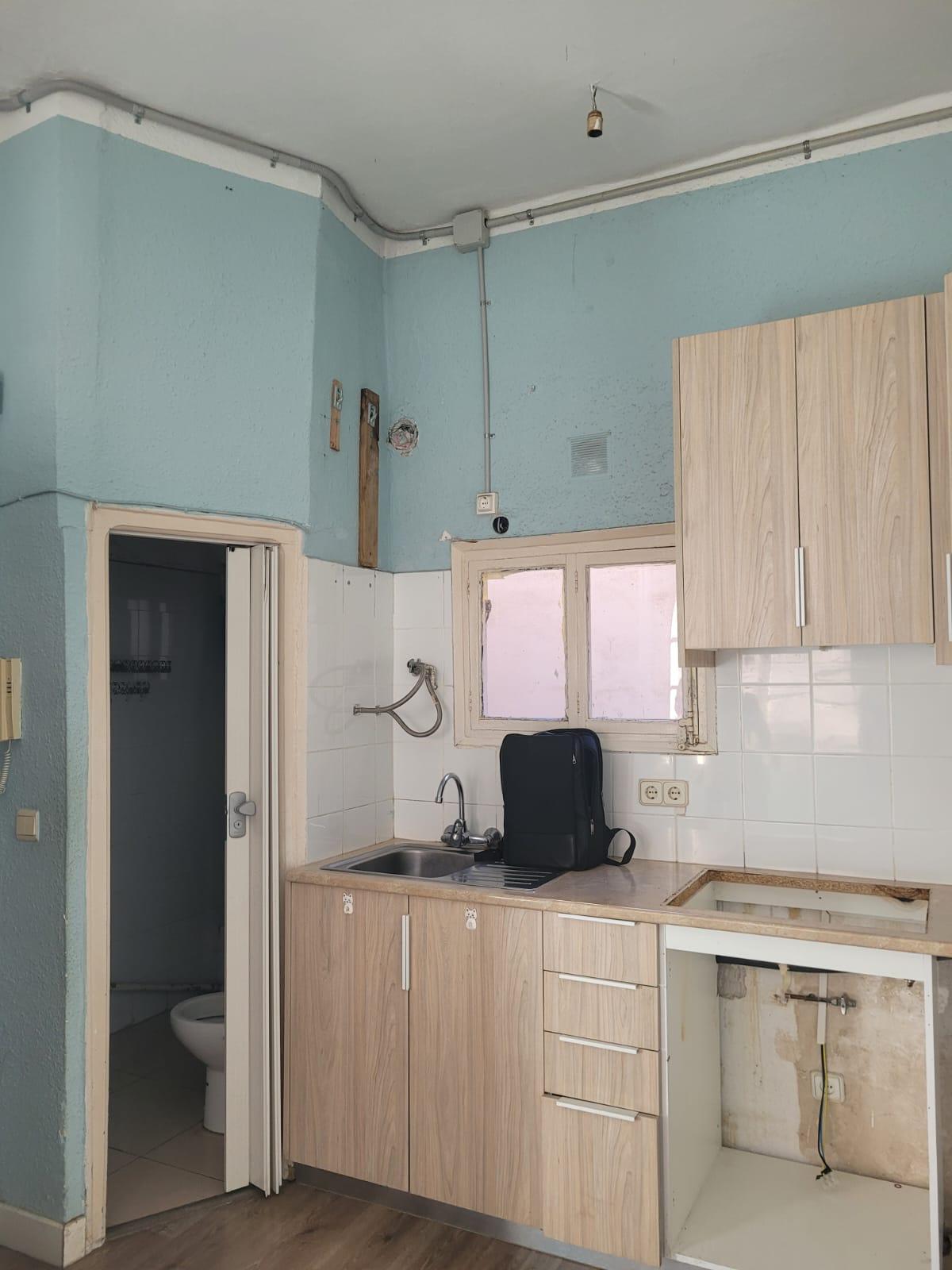 Imagen 1 Apartamento en venta en Hospitalet De Llobregat L´ / Cerca del metro L1