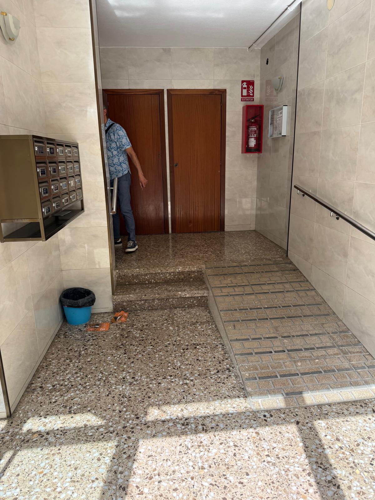 Imagen 8 Local Comercial en alquiler en Hospitalet De Llobregat L´ / Metro probenzana L9 Santa Eulalia