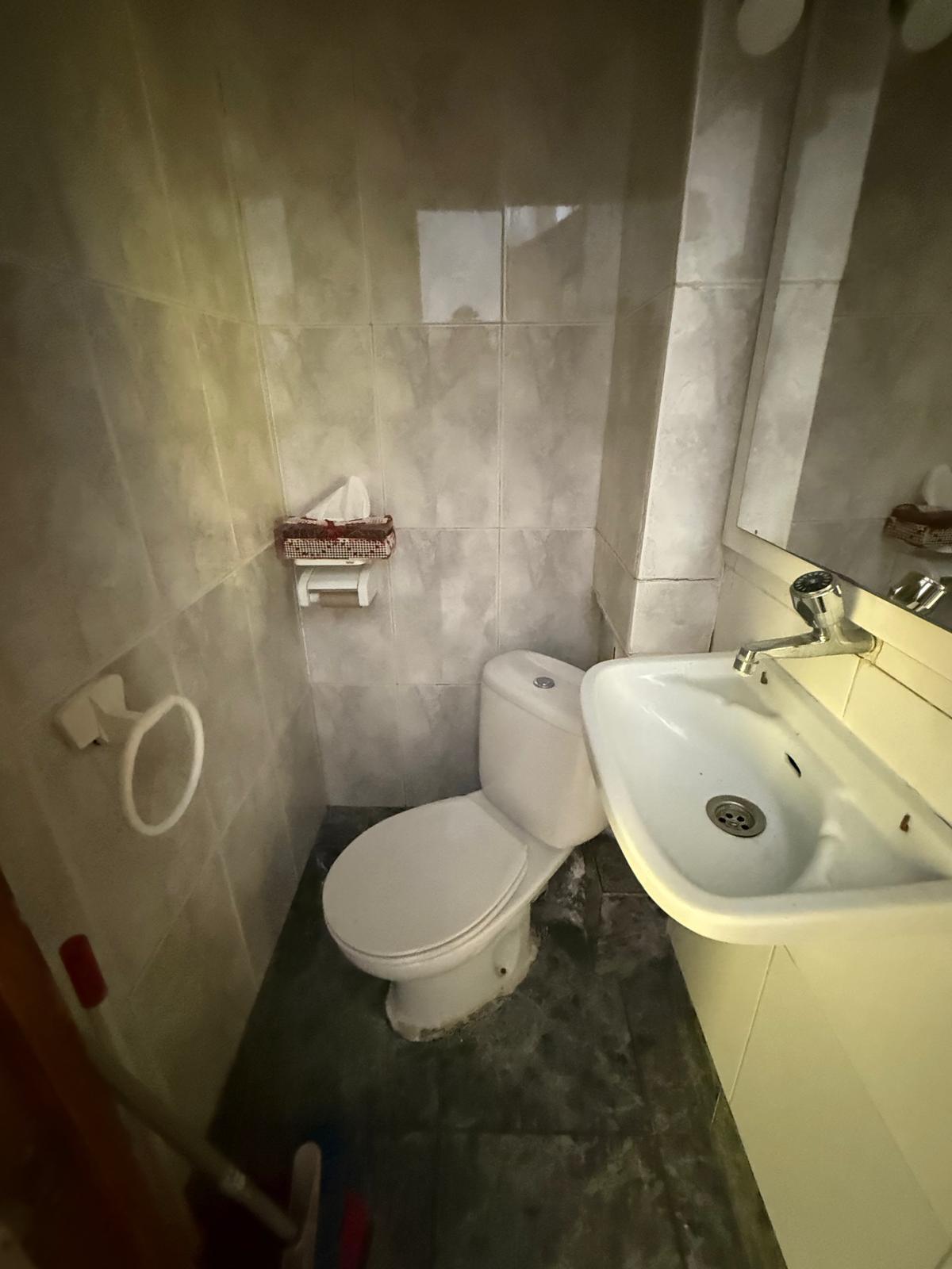 Imagen 6 Local Comercial en alquiler en Hospitalet De Llobregat L´ / Metro probenzana L9 Santa Eulalia