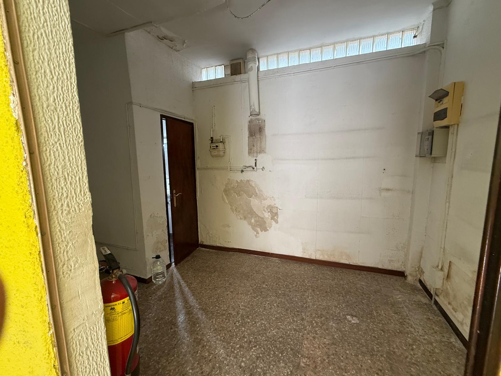 Imagen 5 Local Comercial en alquiler en Hospitalet De Llobregat L´ / Metro probenzana L9 Santa Eulalia