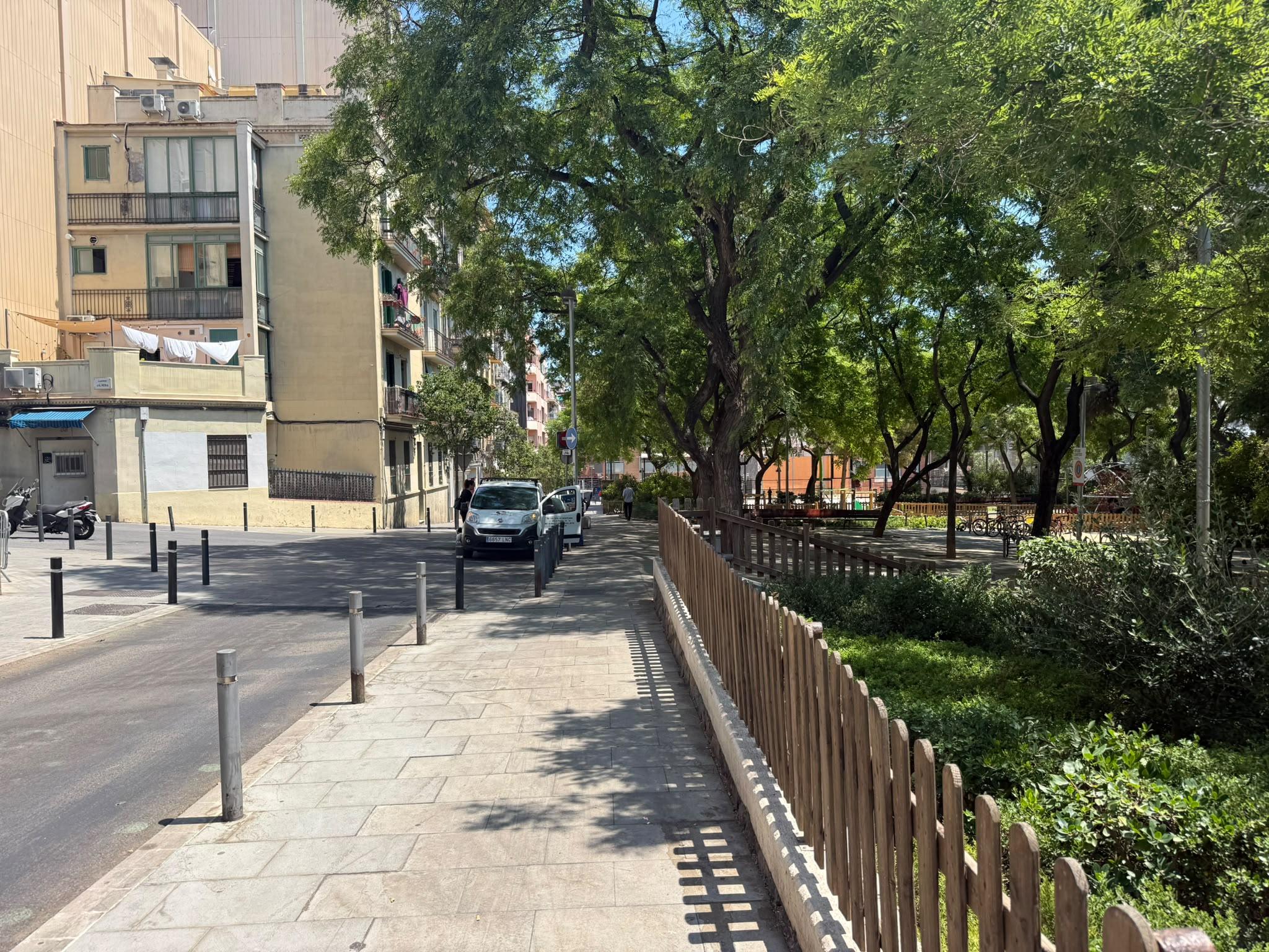 Imagen 10 Planta Baja en venta en Barcelona / Sants en Monjuit