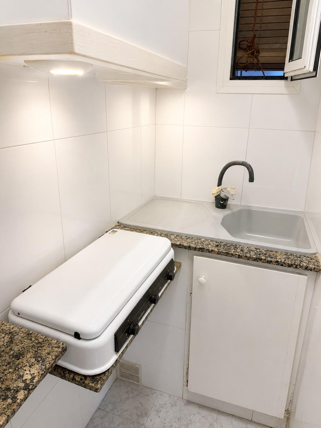 Imagen 3 Planta Baja en venta en Barcelona / Sants en Monjuit