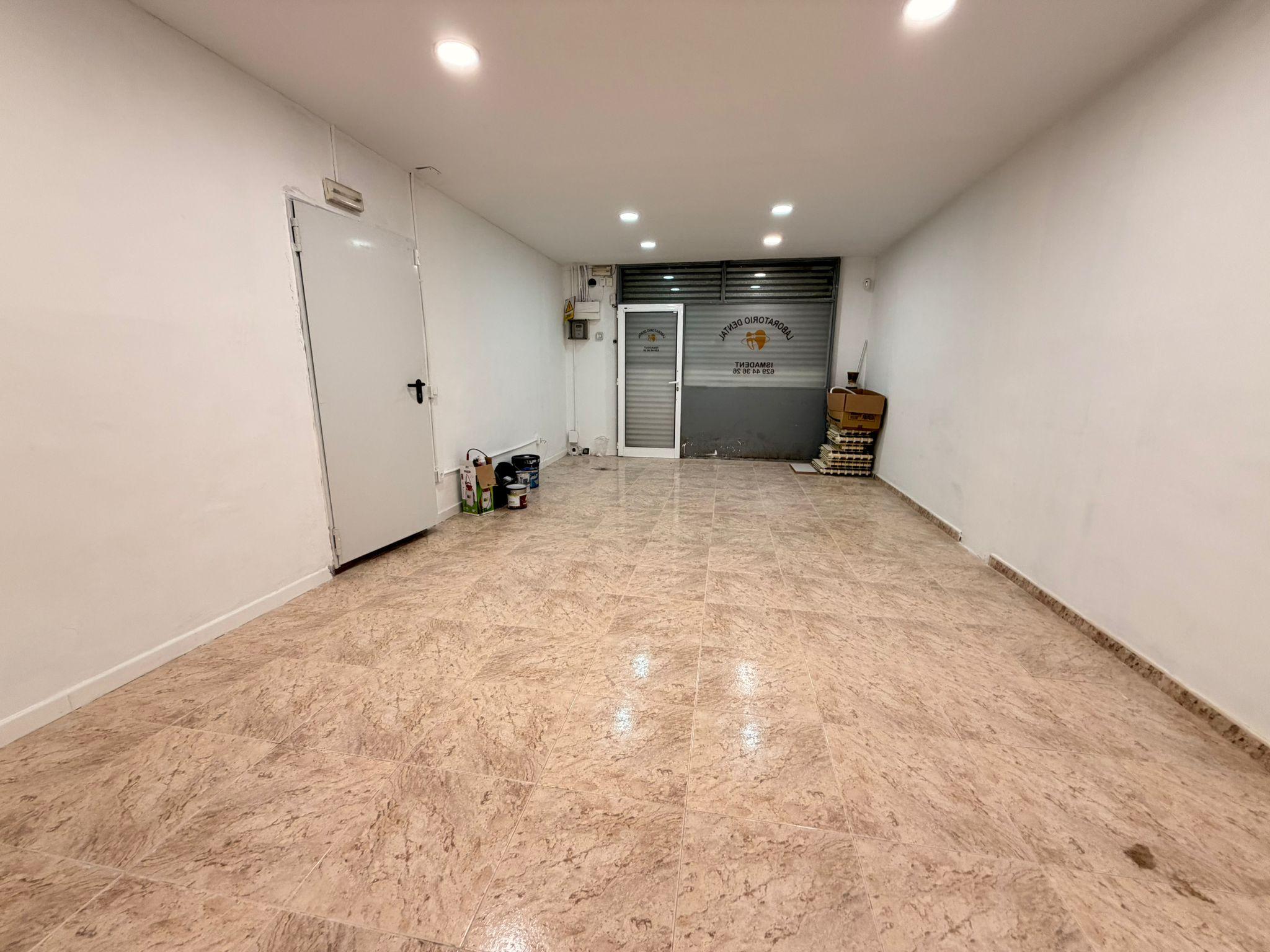 Imagen 5 Local Comercial en venta en Hospitalet De Llobregat L´ / Estrategicamente situado a 2 pa...