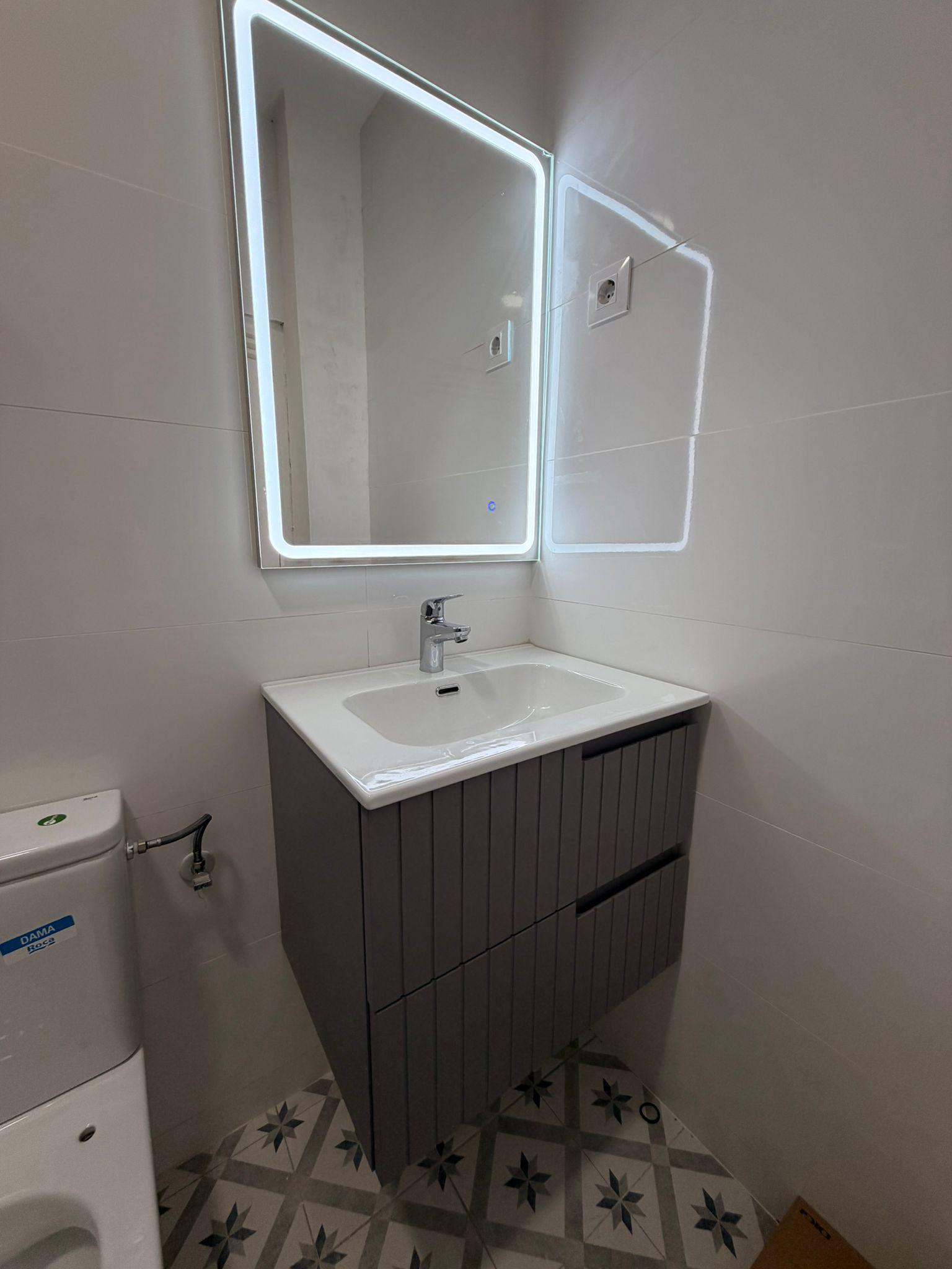Imagen 4 Local Comercial en venta en Hospitalet De Llobregat L´ / Estrategicamente situado a 2 pa...