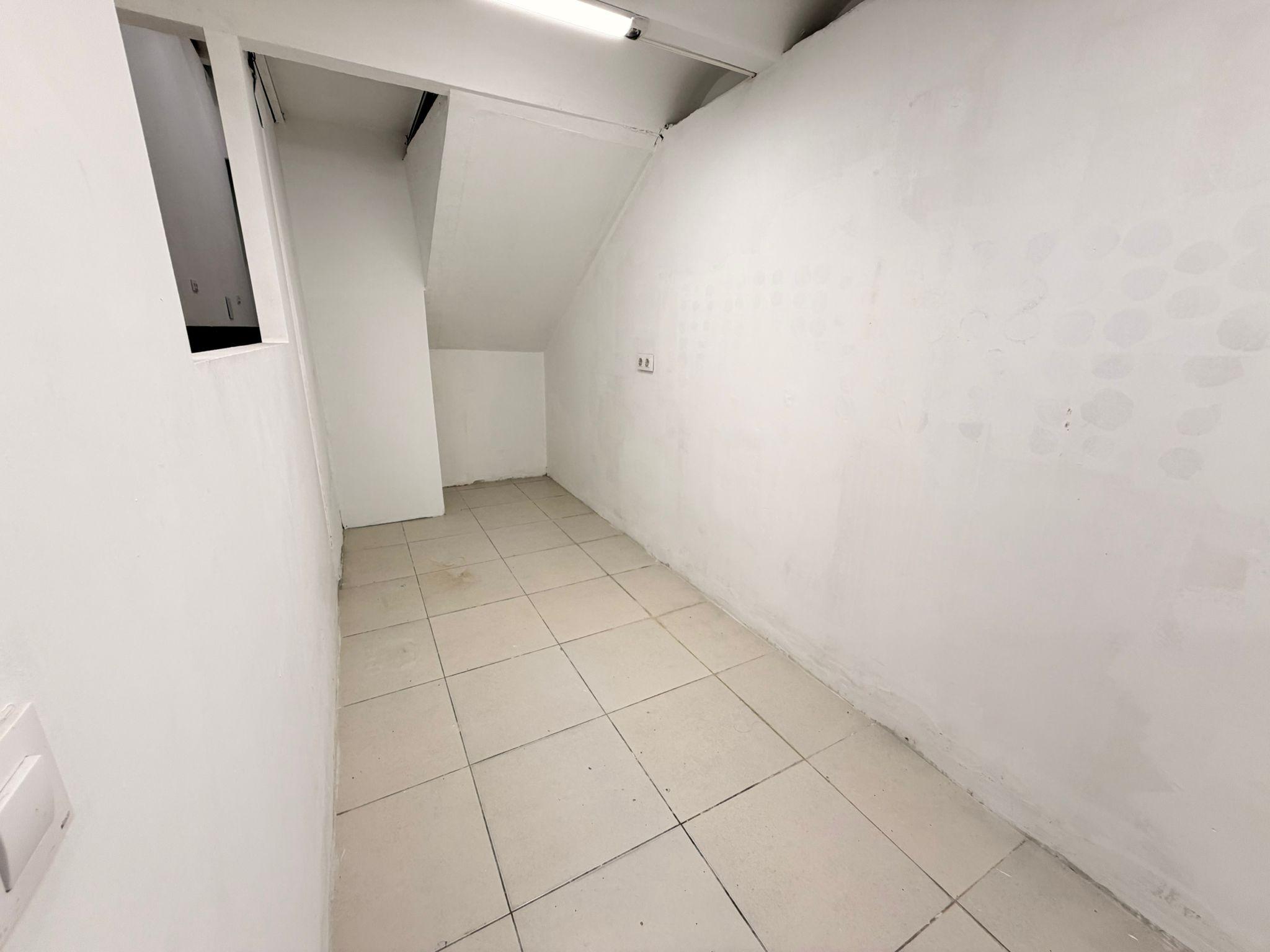 Imagen 28 Local Comercial en venta en Hospitalet De Llobregat L´ / Estrategicamente situado a 2 pa...