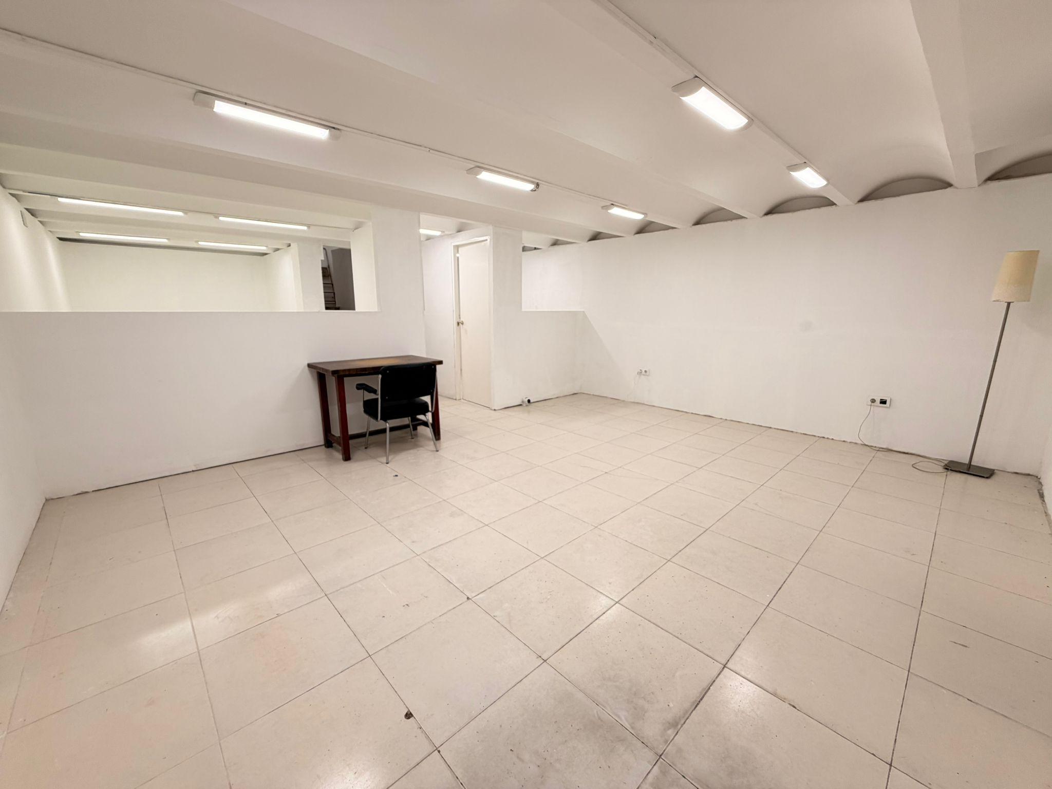 Imagen 8 Local Comercial en venta en Hospitalet De Llobregat L´ / Estrategicamente situado a 2 pa...