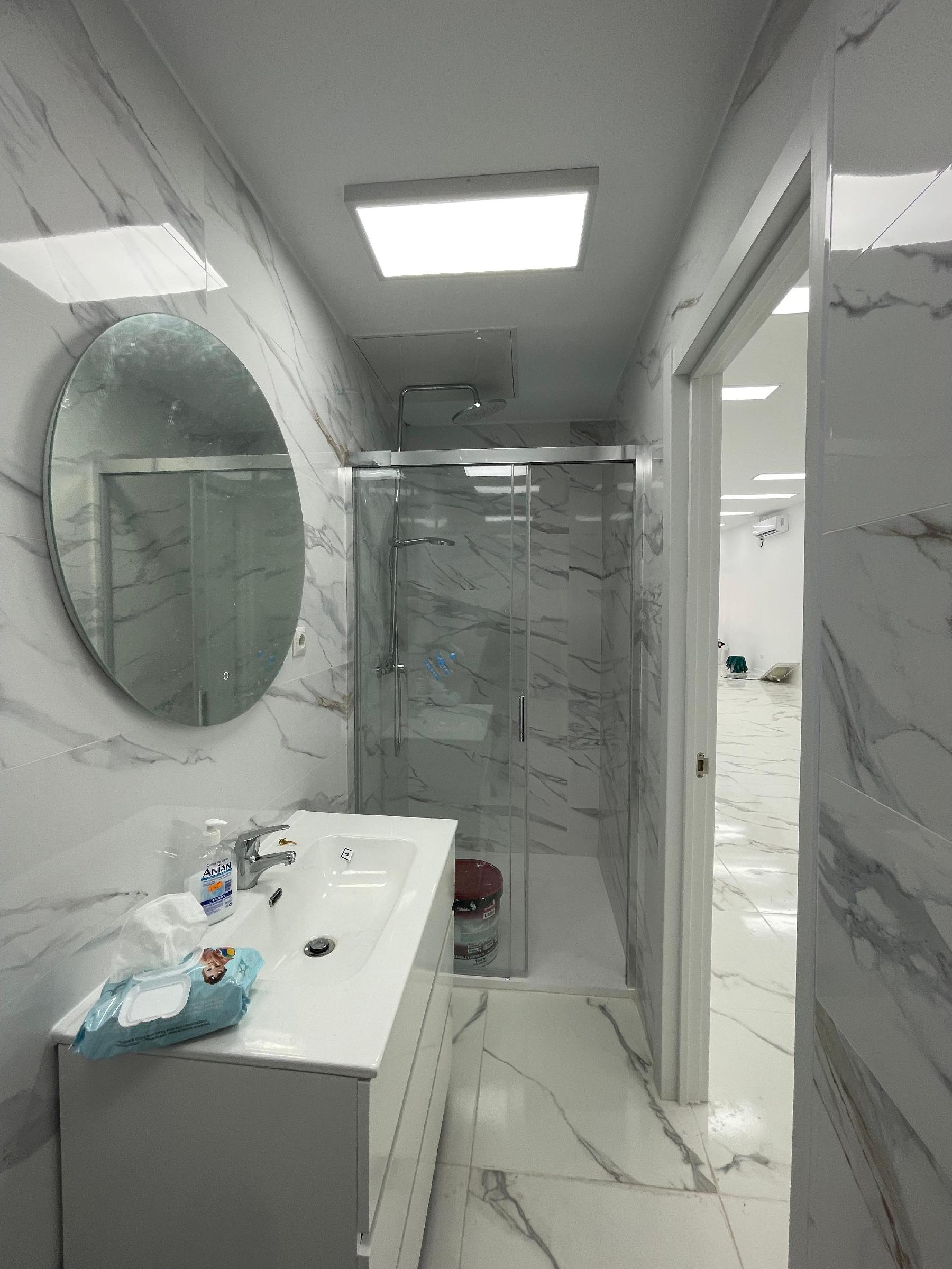 Imagen 8 Local Comercial en venta en Hospitalet De Llobregat L´ / Metro de Santa Eulalia