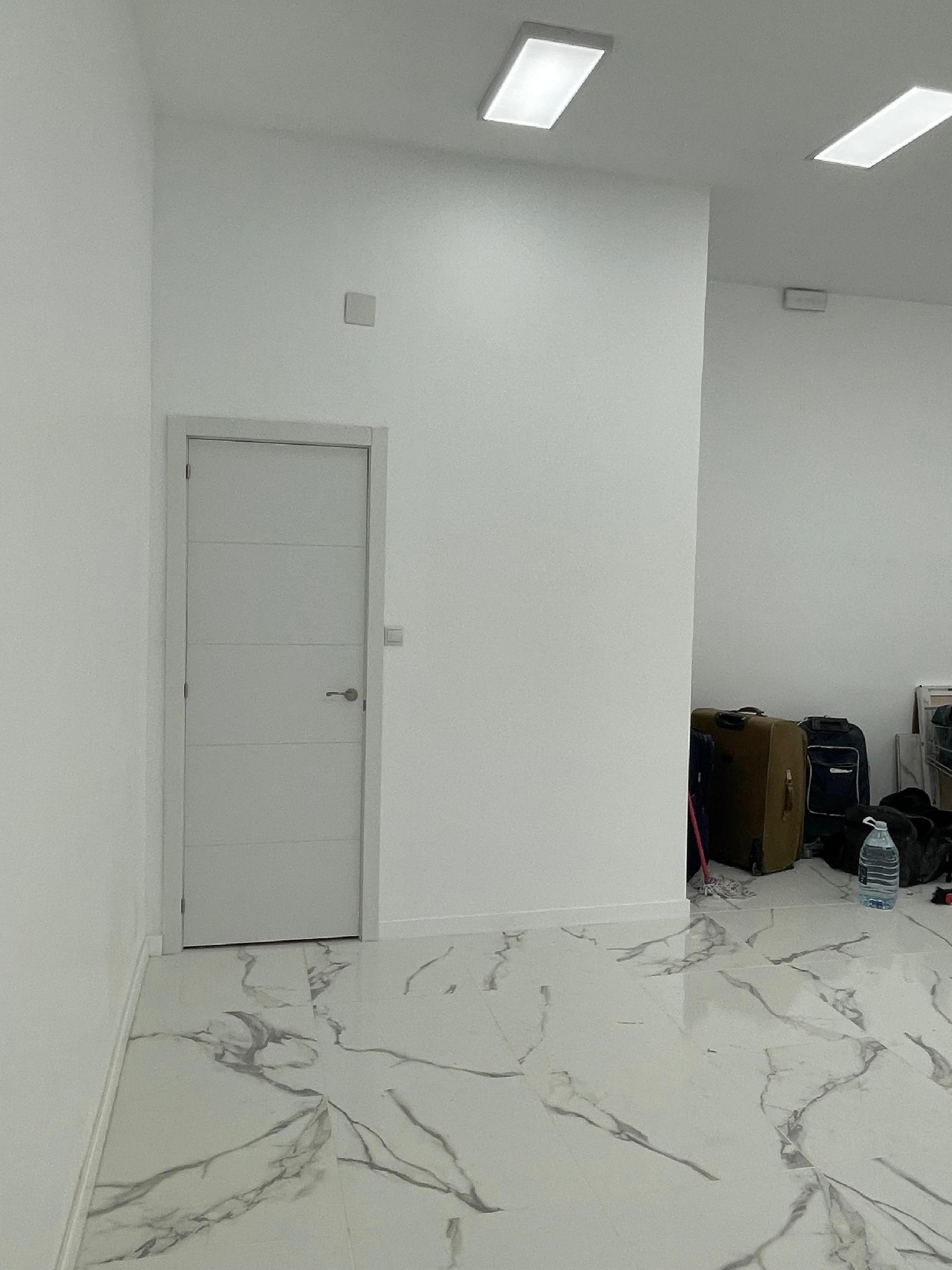 Imagen 4 Local Comercial en venta en Hospitalet De Llobregat L´ / Metro de Santa Eulalia